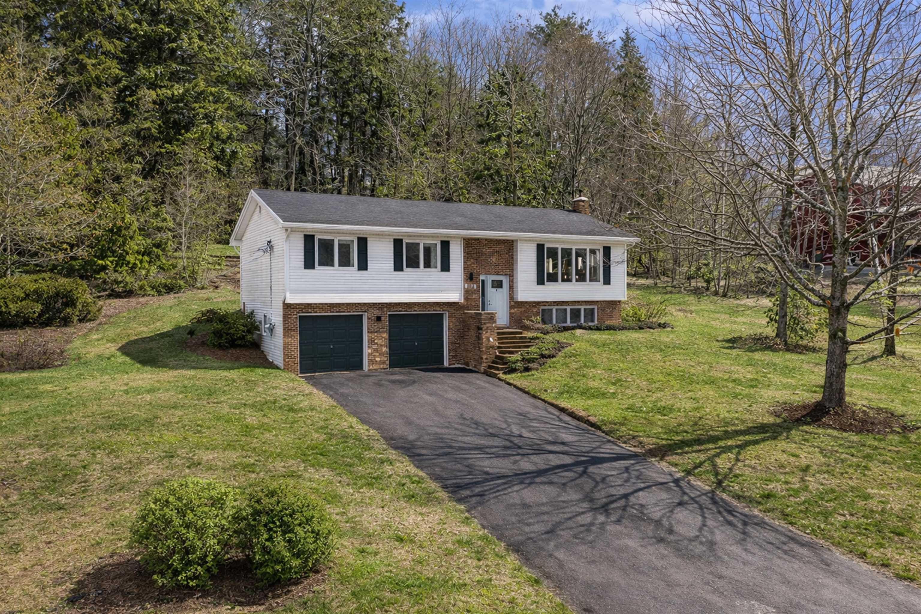 212 Howe Avenue, Fall River, NS (MLS® 202602723) | Fall River Real Estate | RE/MAX Halifax