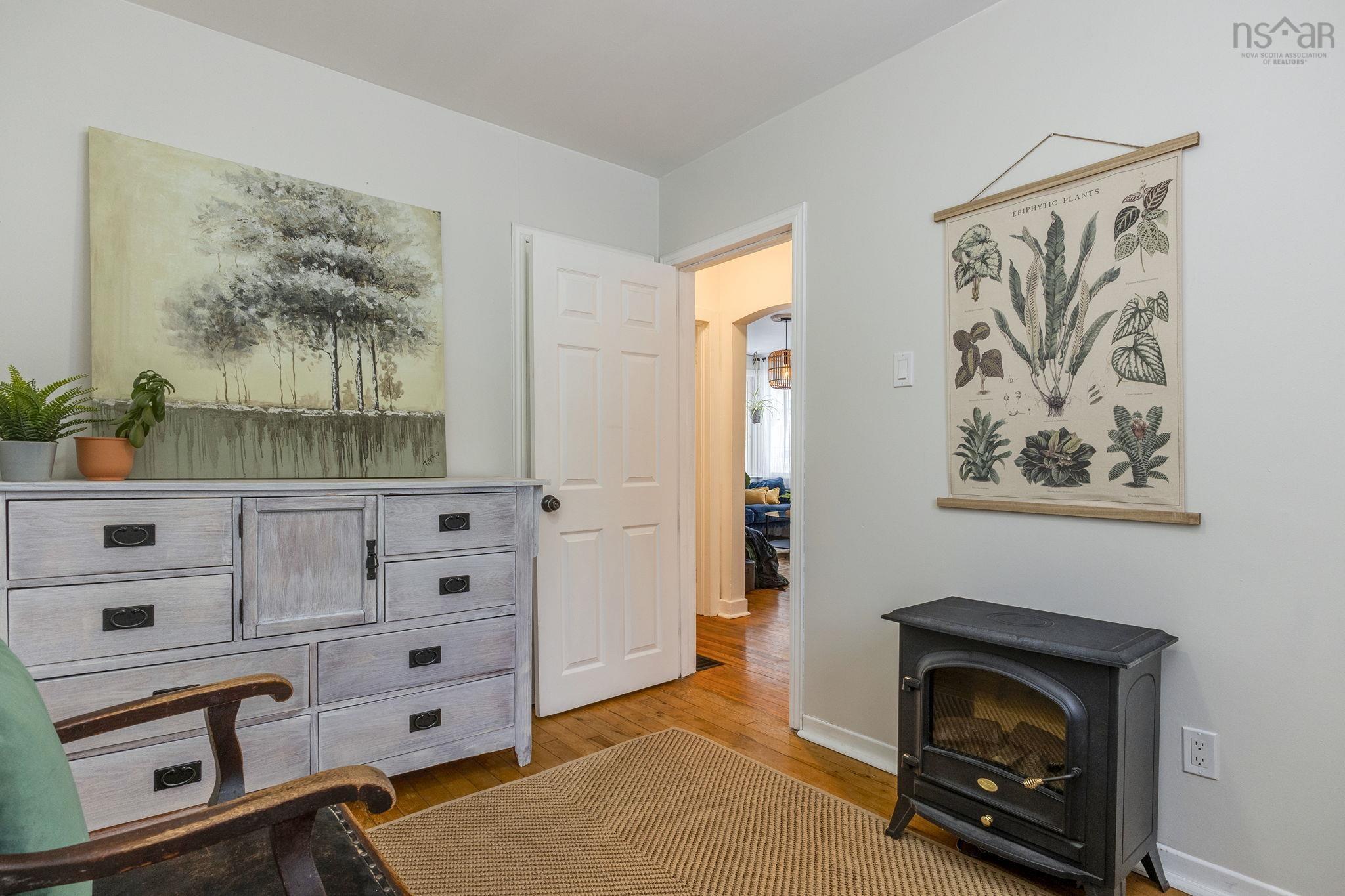 $350,000.00: 15 Acorn Road, Halifax