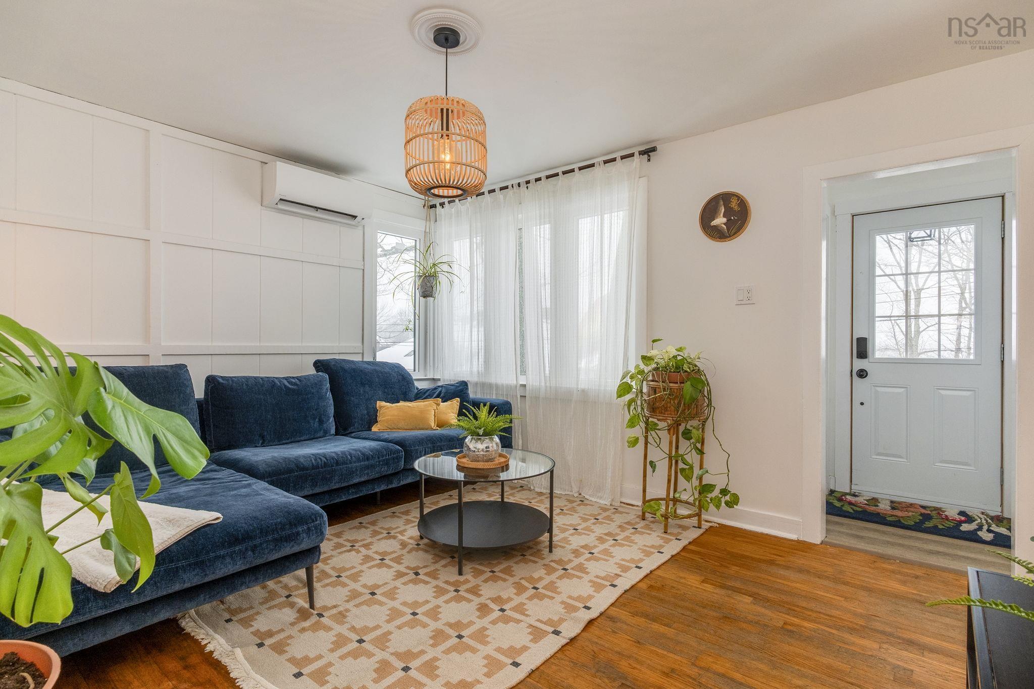 $350,000.00: 15 Acorn Road, Halifax