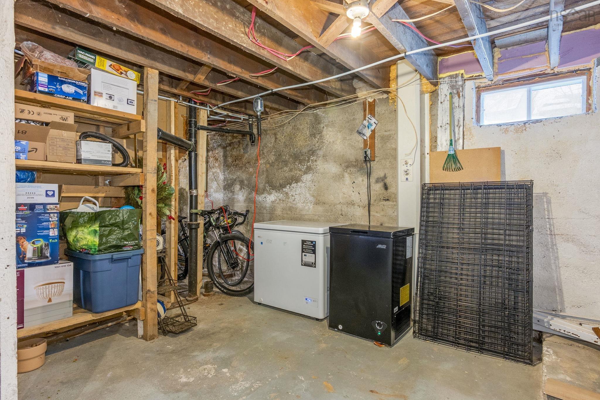 $350,000.00: 15 Acorn Road, Halifax