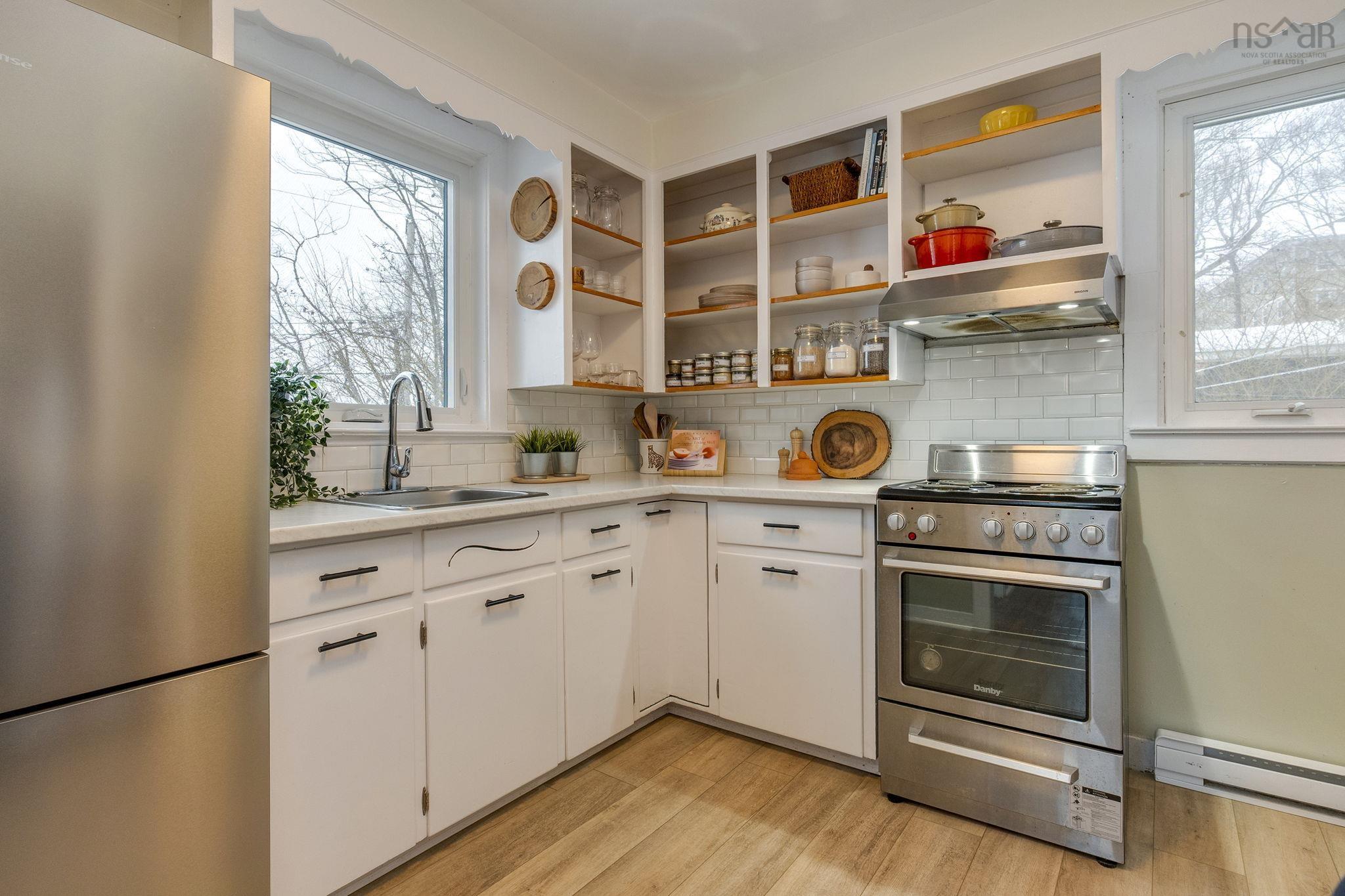 $350,000.00: 15 Acorn Road, Halifax