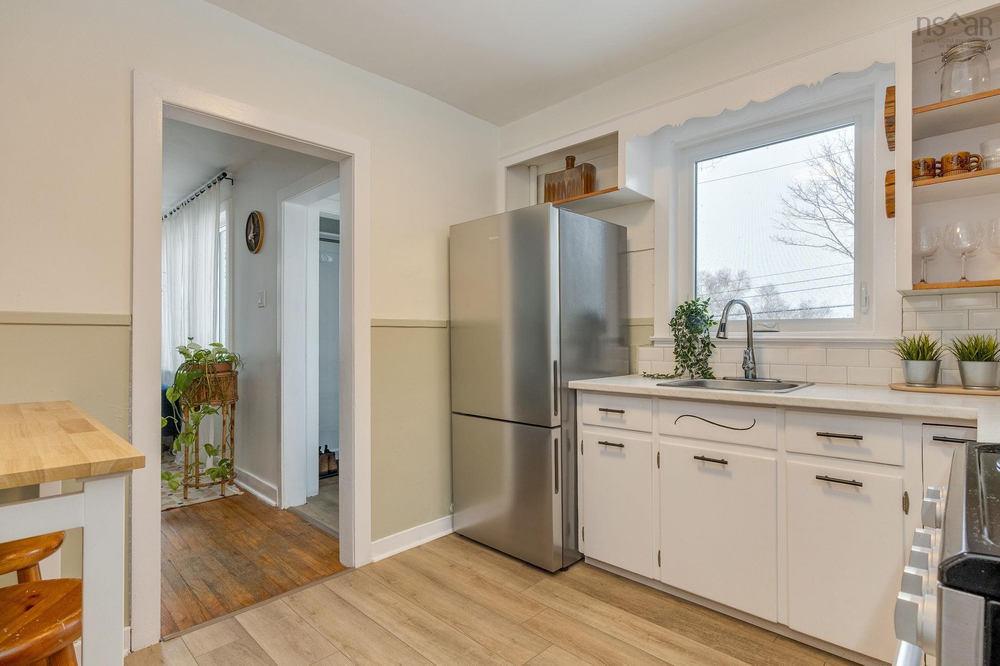 $350,000.00: 15 Acorn Road, Halifax