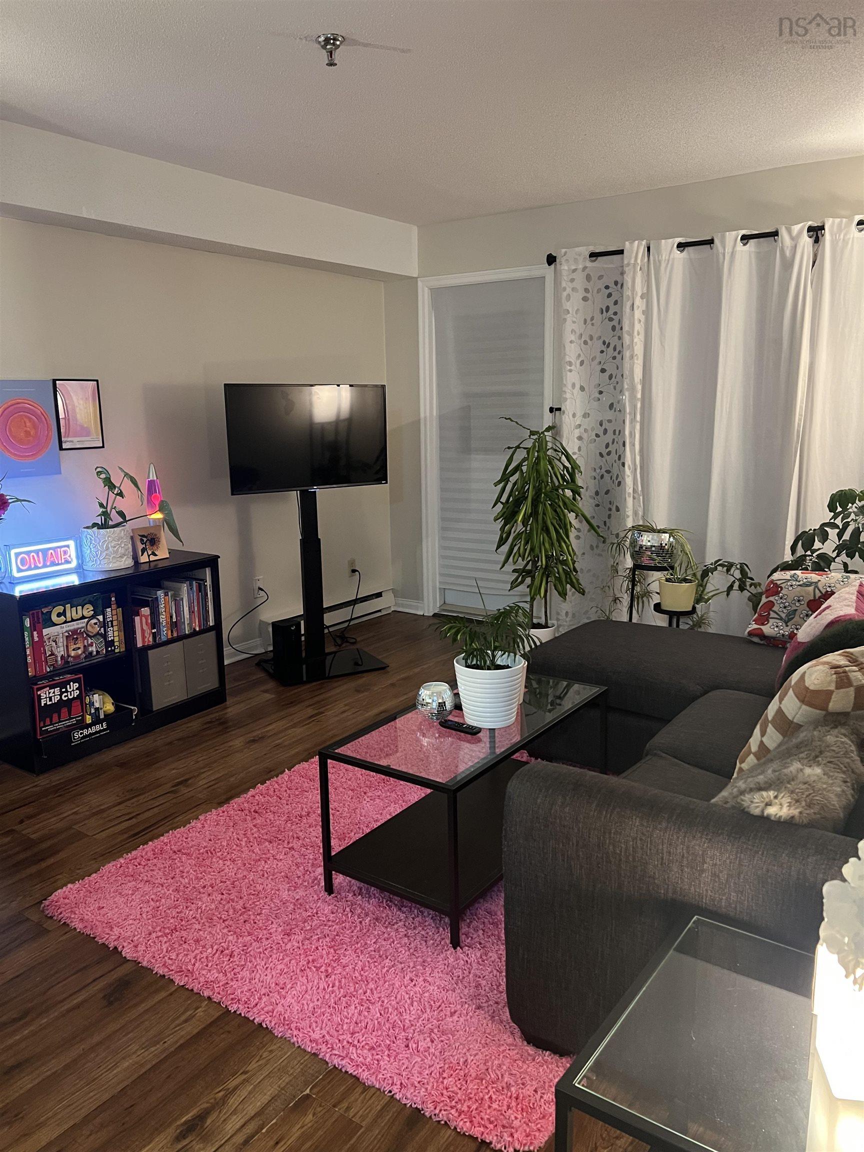 $299,900.00: 305 51 River Lane, Bedford