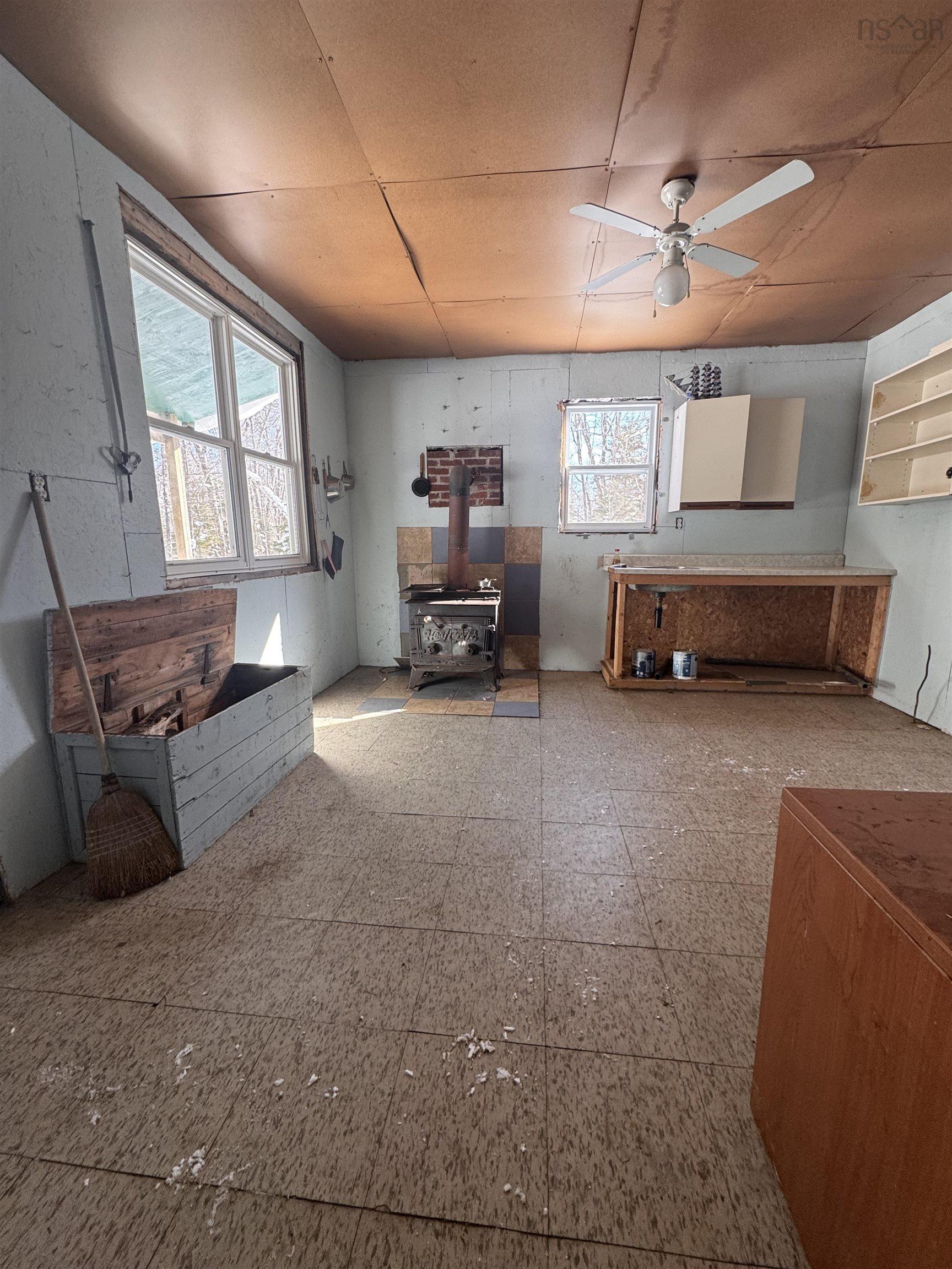 $120,000.00: 3663 Victory Road, Victory