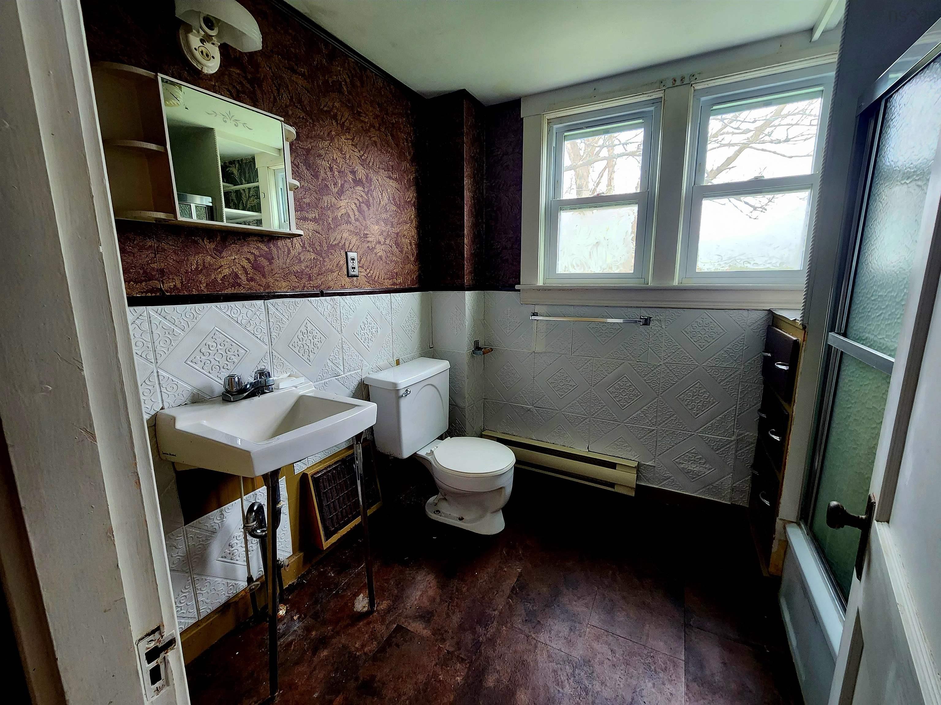 $224,000.00: 6998 Shore Road, Port Saxon