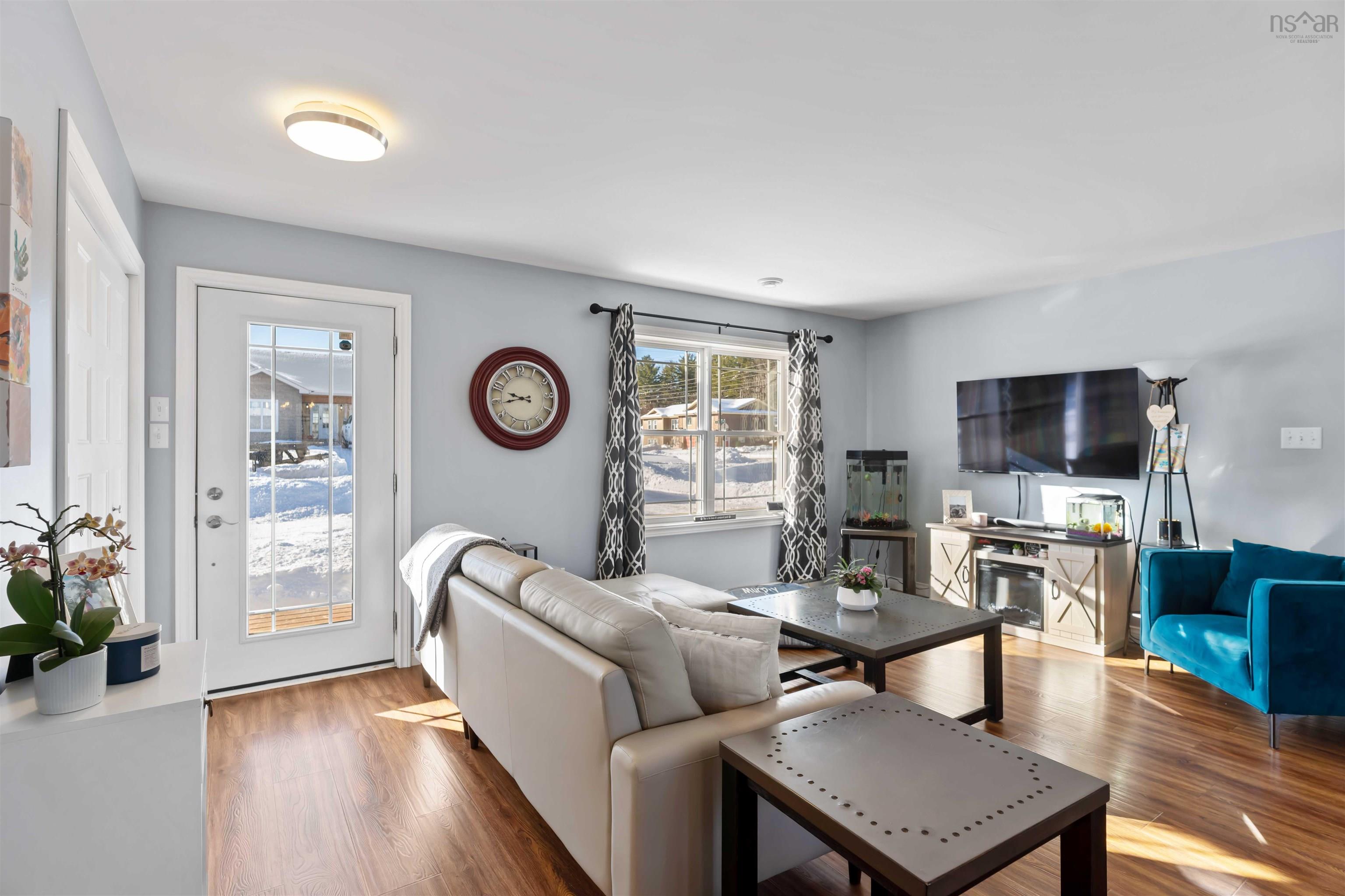 $359,900.00: 1021 Arenburg Drive, Cambridge