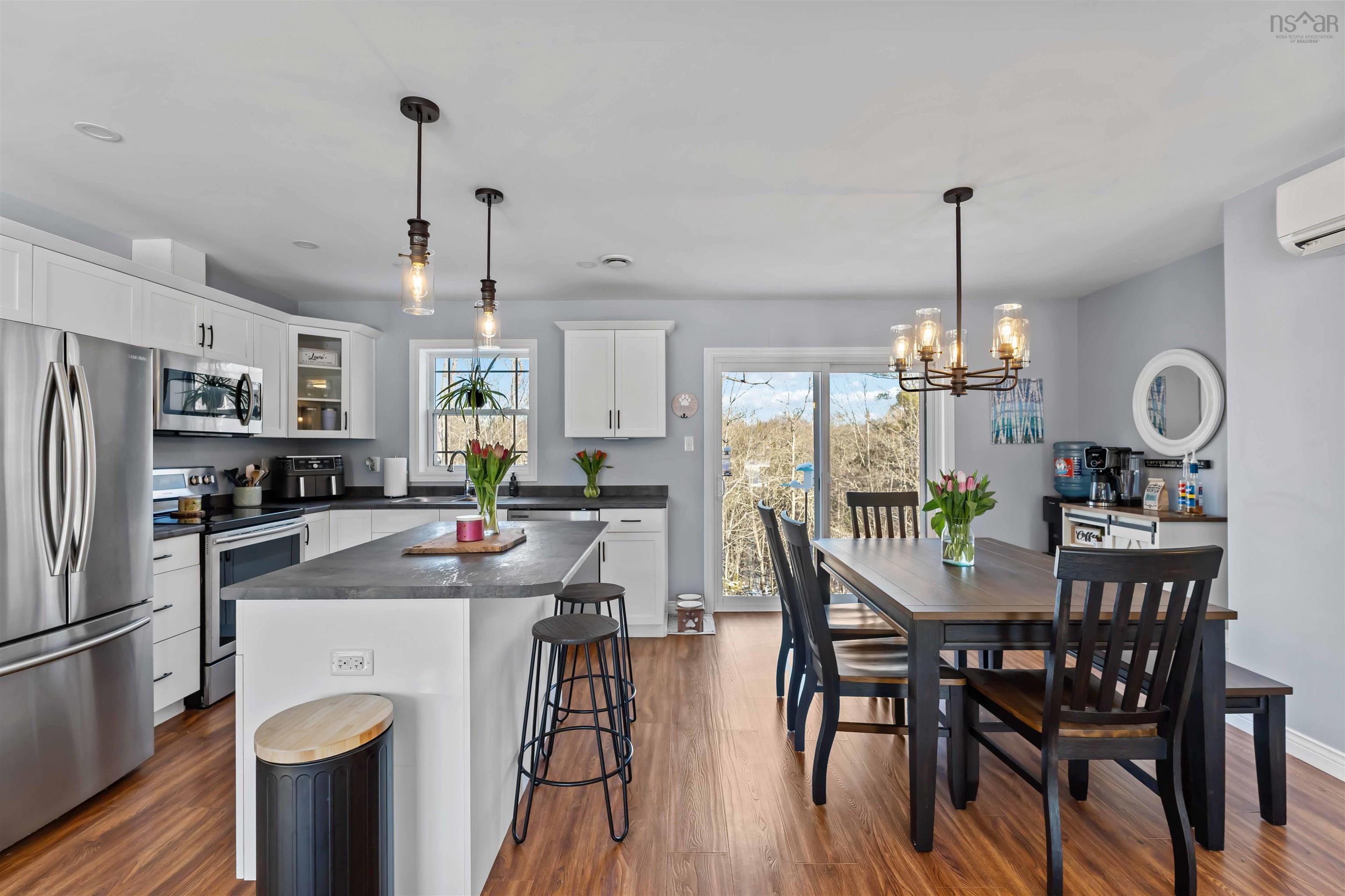 $359,900.00: 1021 Arenburg Drive, Cambridge