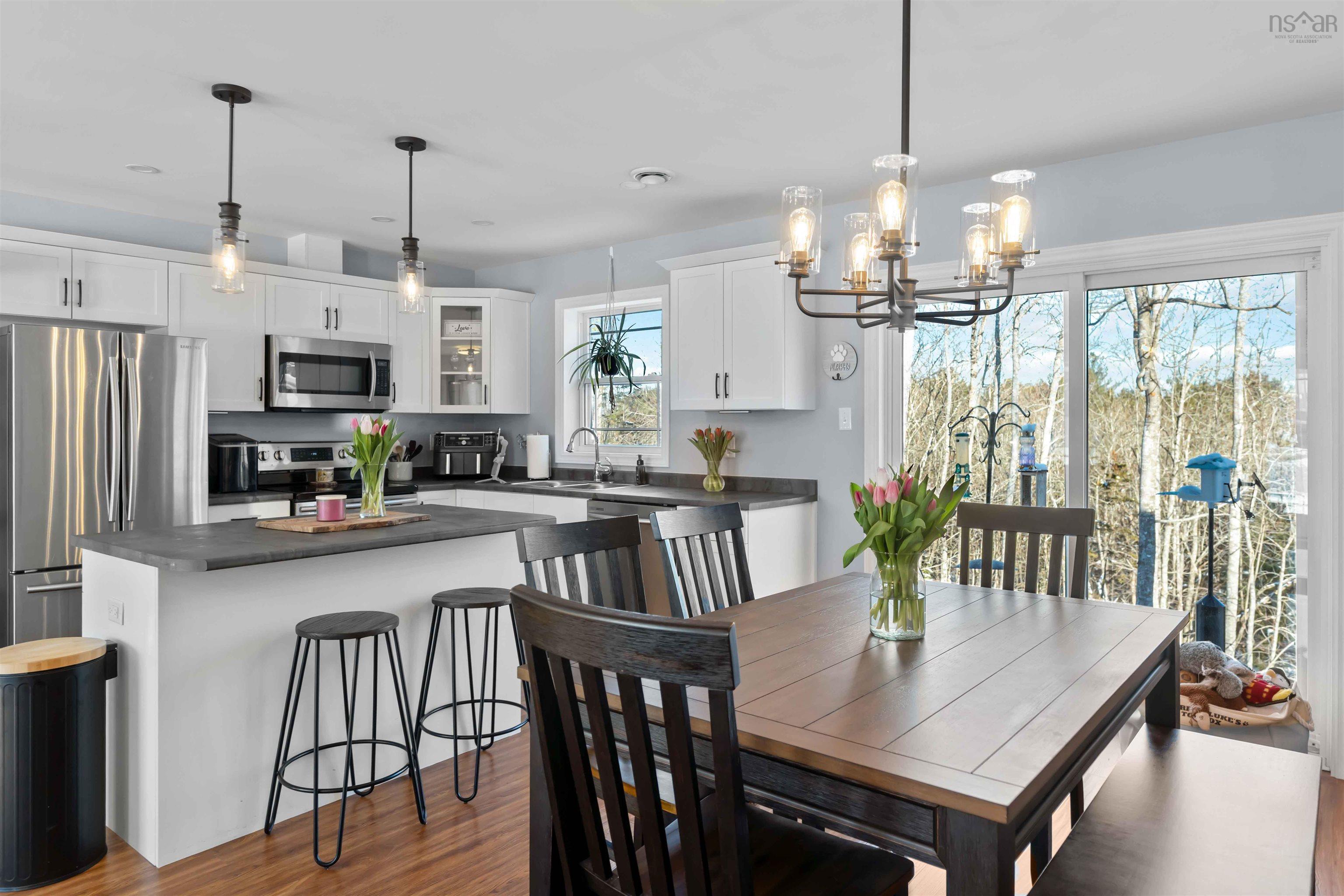 $359,900.00: 1021 Arenburg Drive, Cambridge