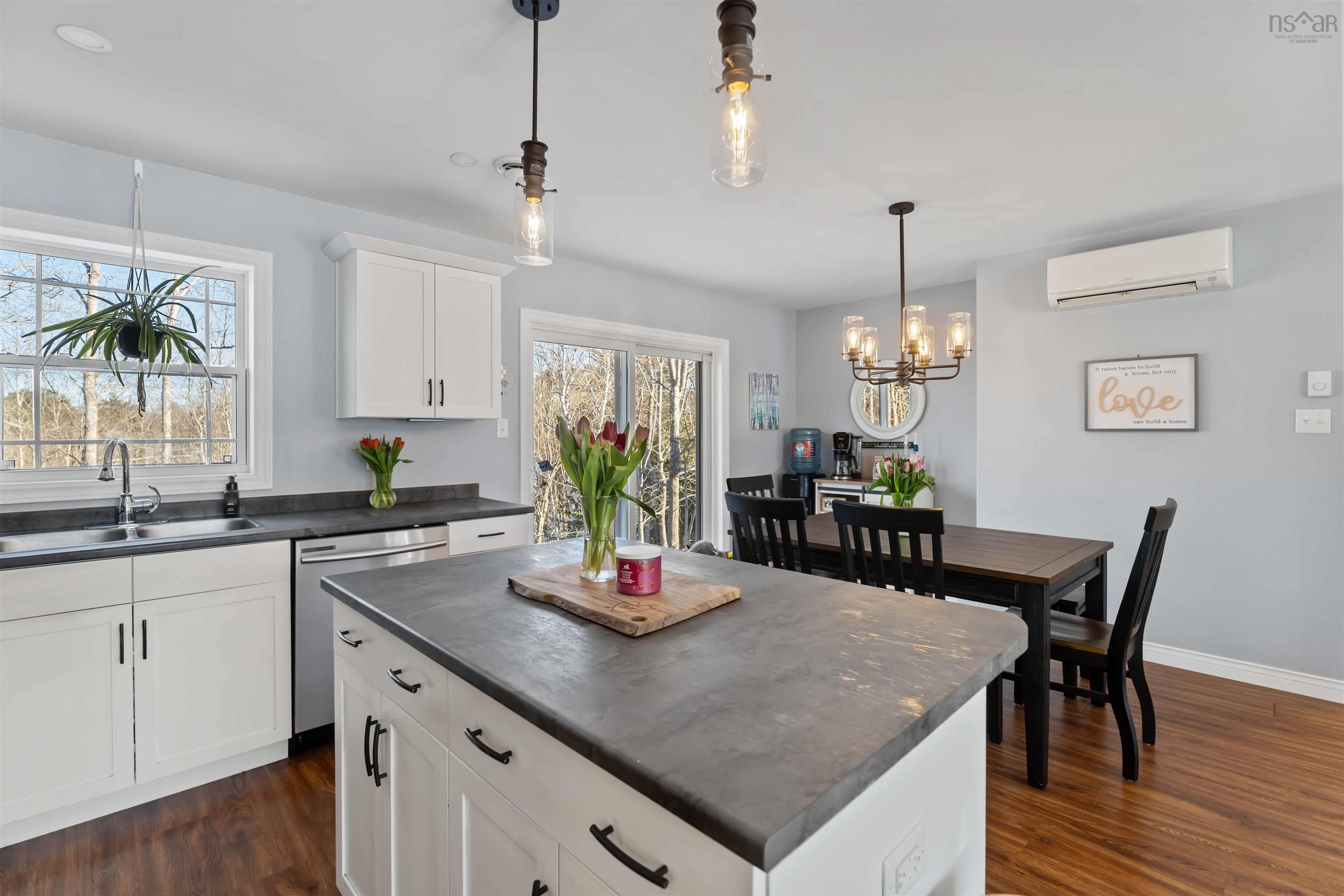 $359,900.00: 1021 Arenburg Drive, Cambridge