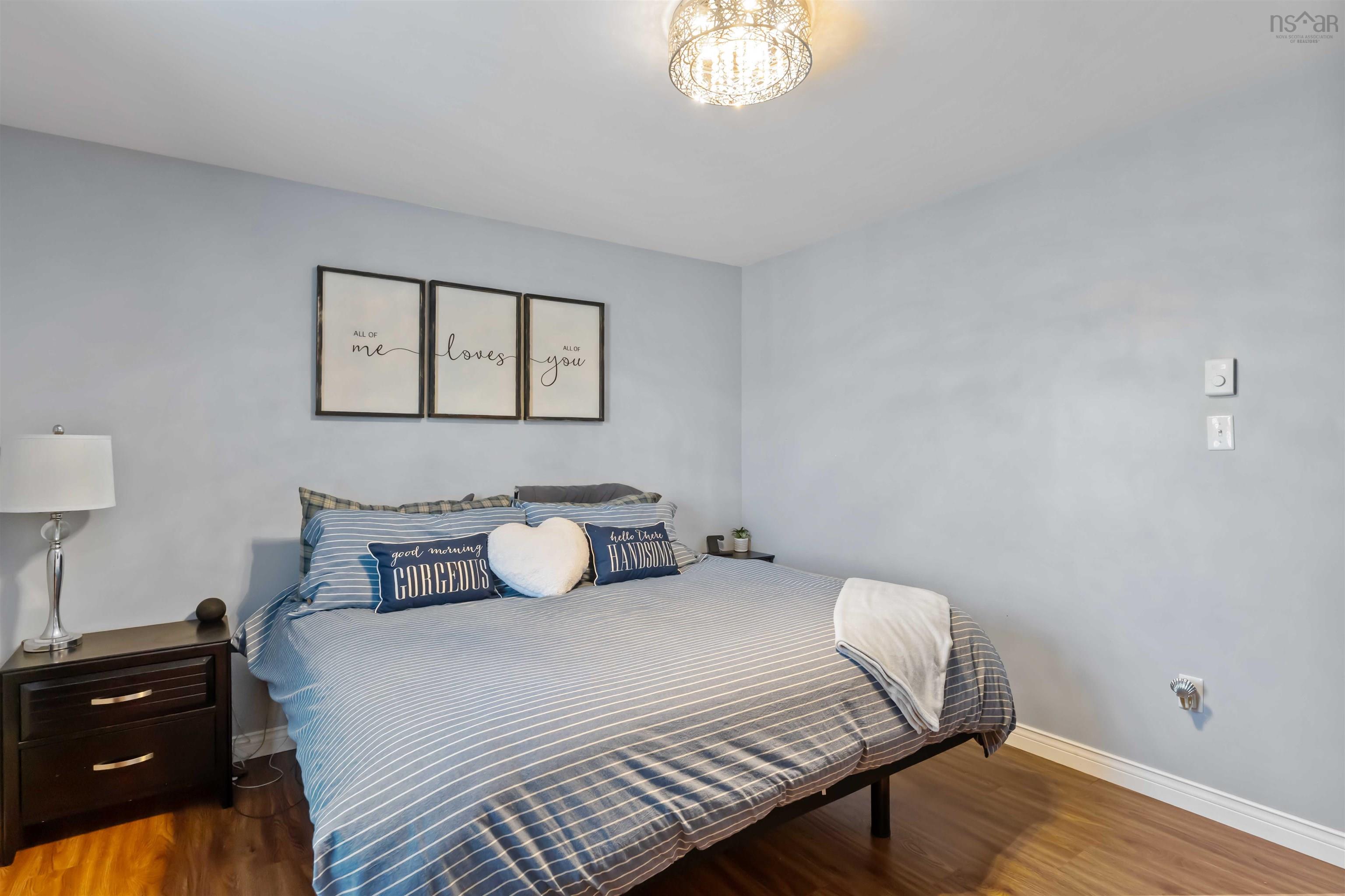 $359,900.00: 1021 Arenburg Drive, Cambridge