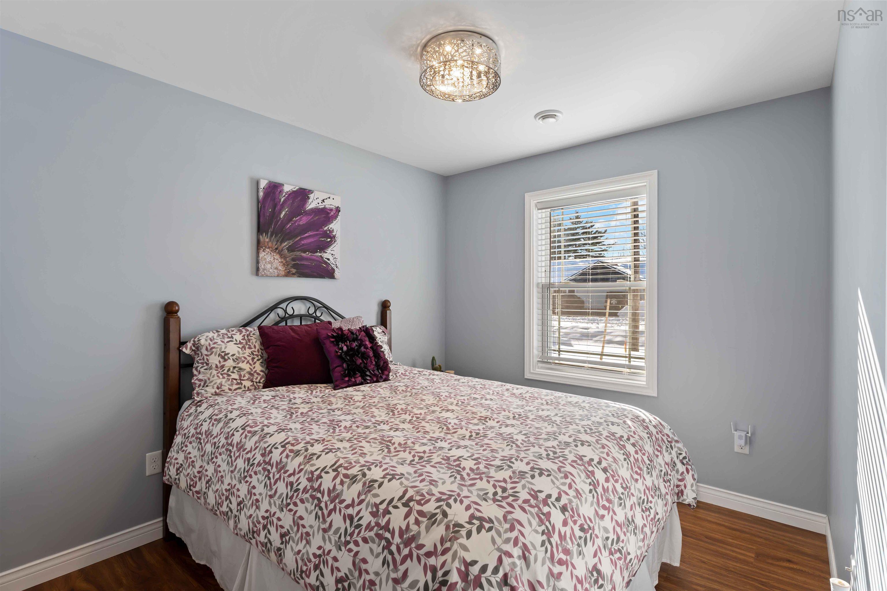 $359,900.00: 1021 Arenburg Drive, Cambridge