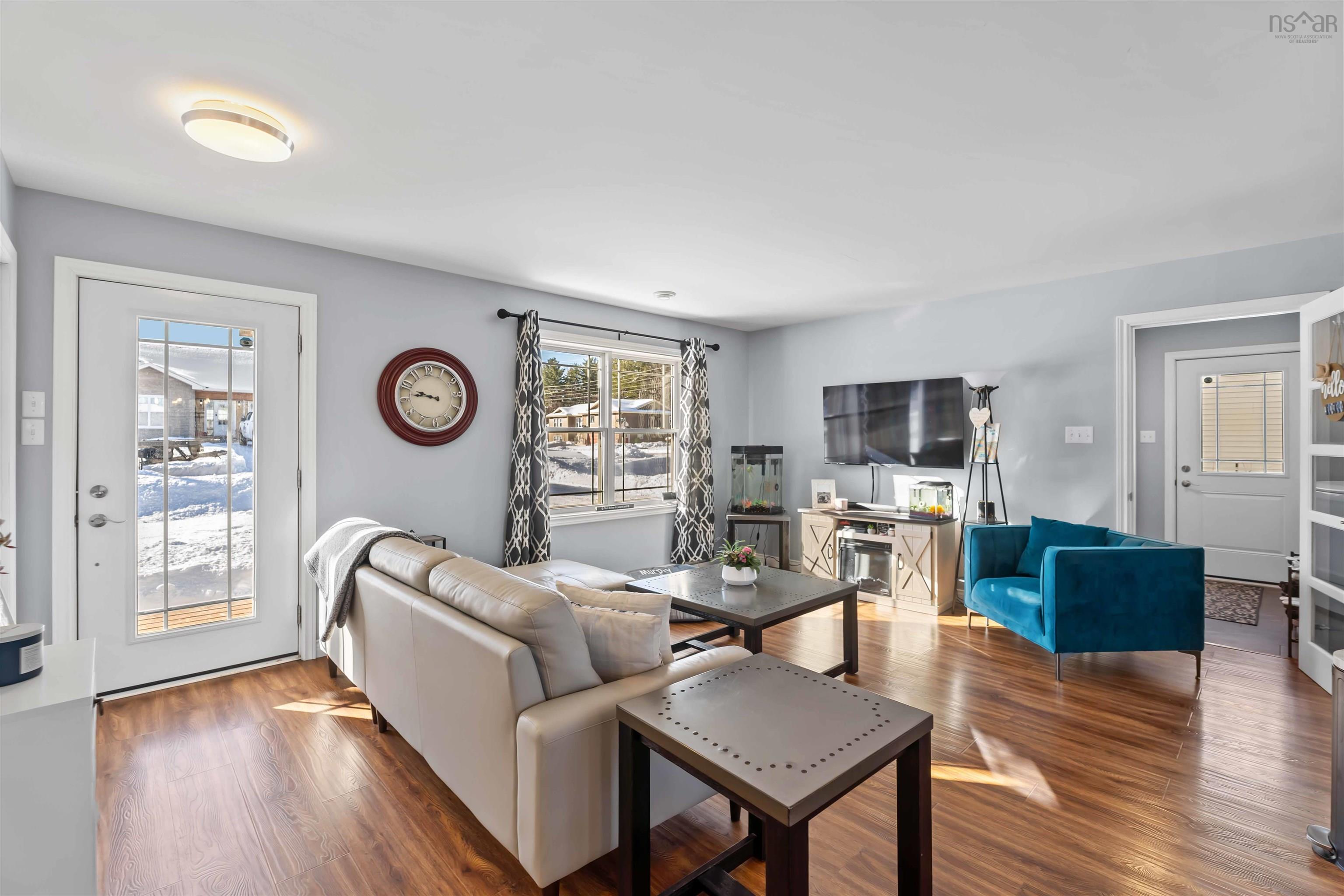 $359,900.00: 1021 Arenburg Drive, Cambridge