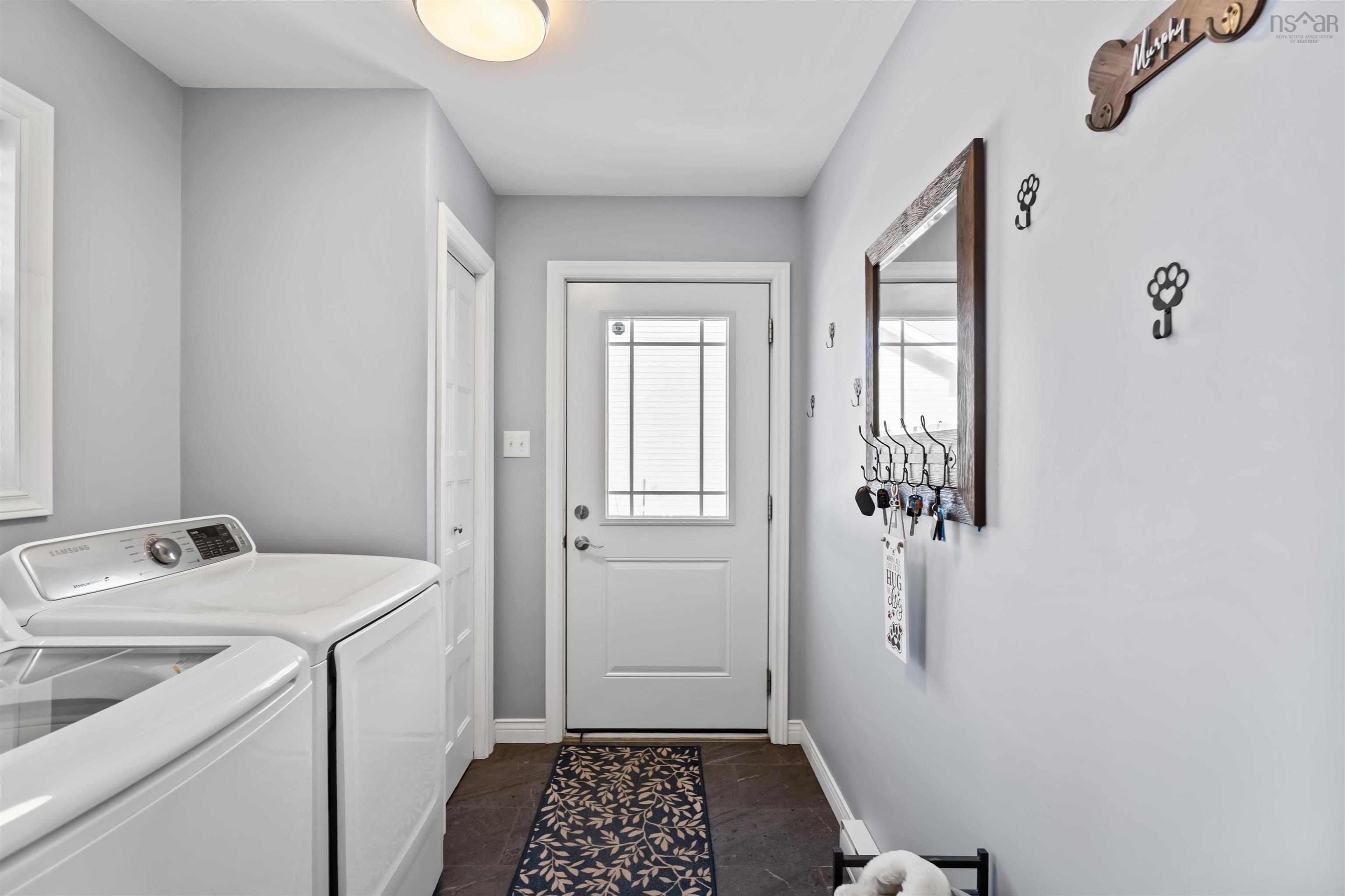 $359,900.00: 1021 Arenburg Drive, Cambridge