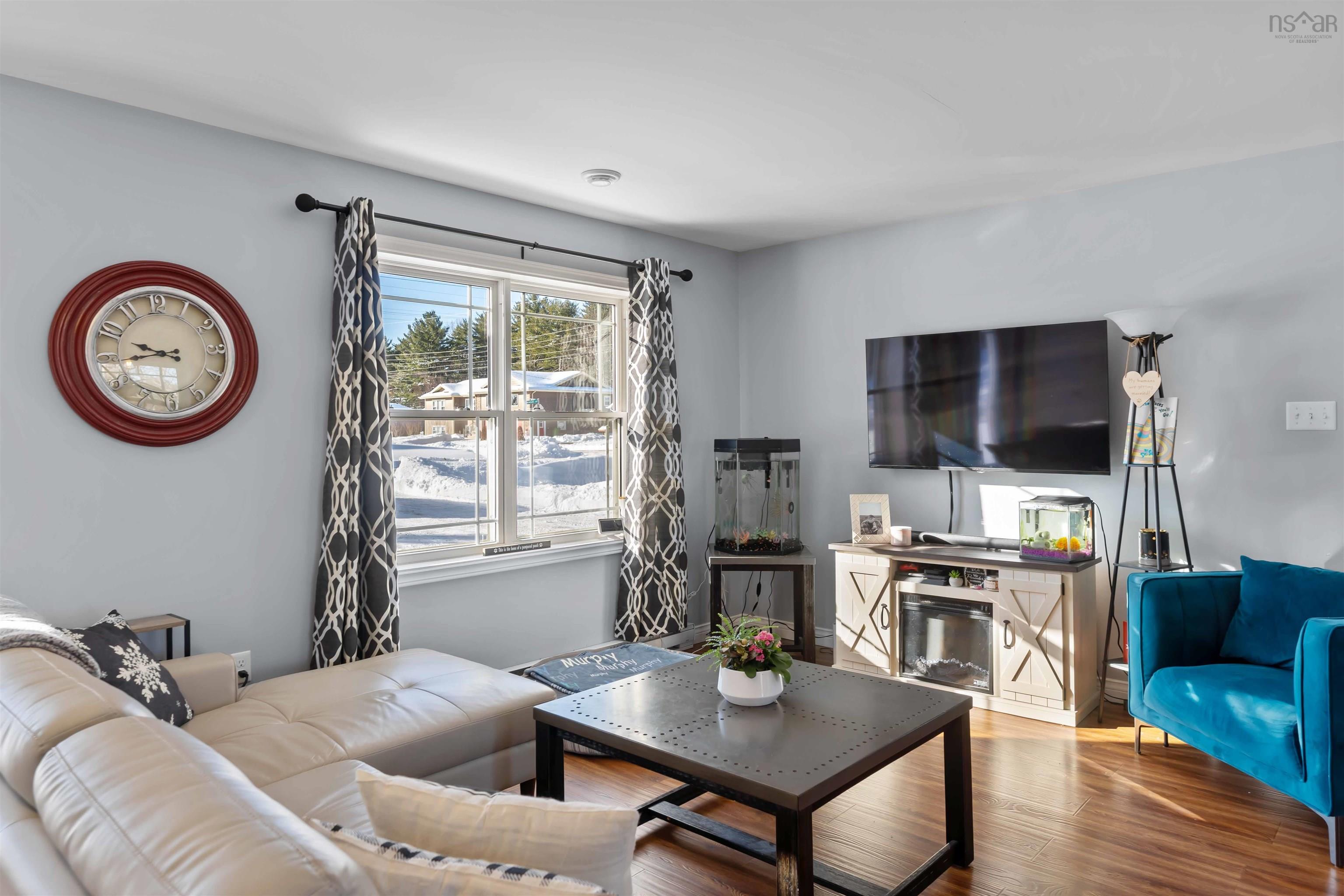 $359,900.00: 1021 Arenburg Drive, Cambridge