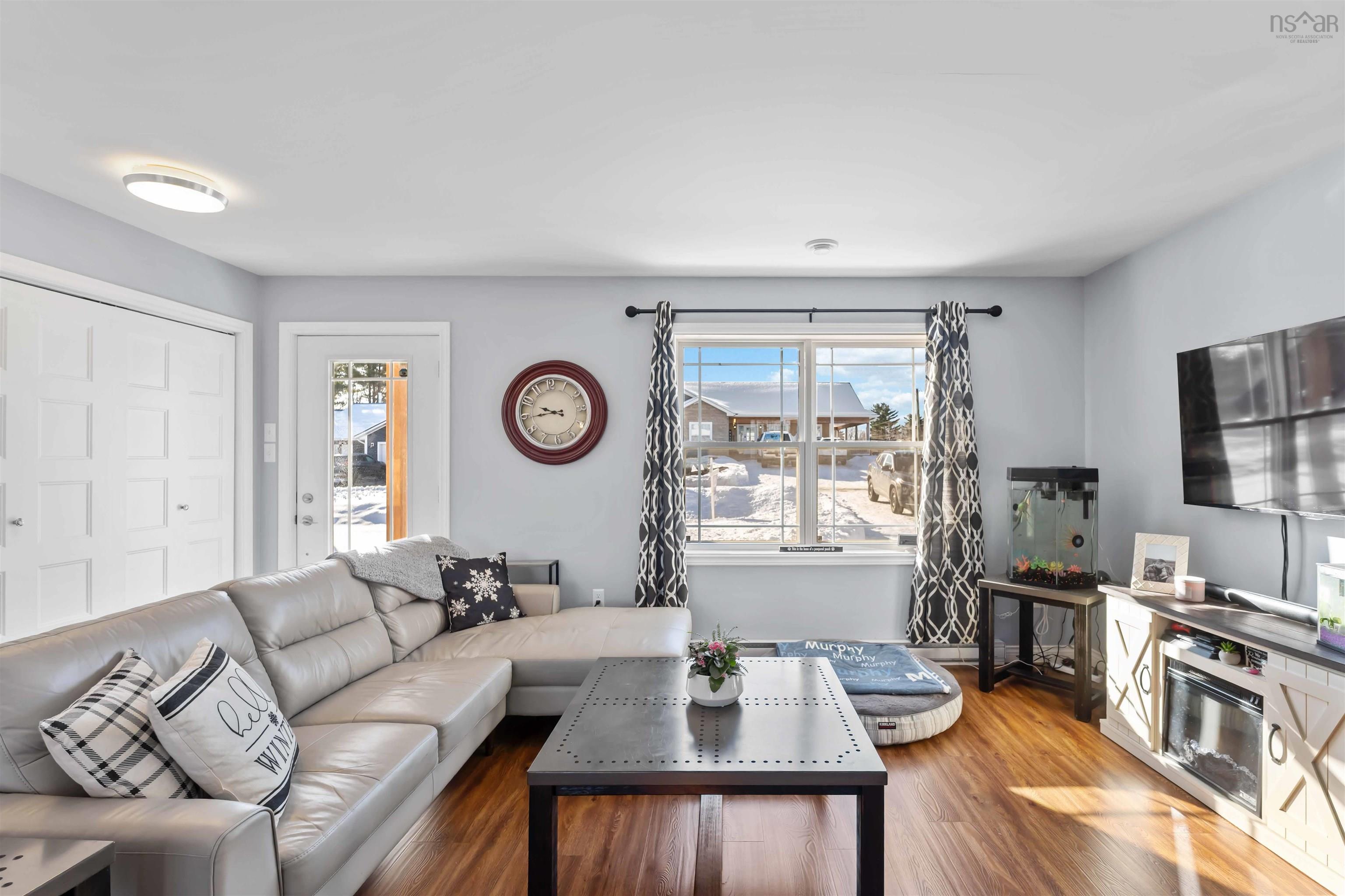 $359,900.00: 1021 Arenburg Drive, Cambridge