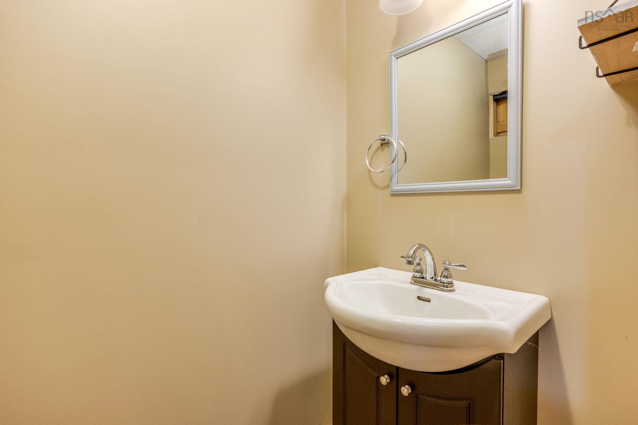 $445,000.00: 2184 Old Mill Road, South Farmington