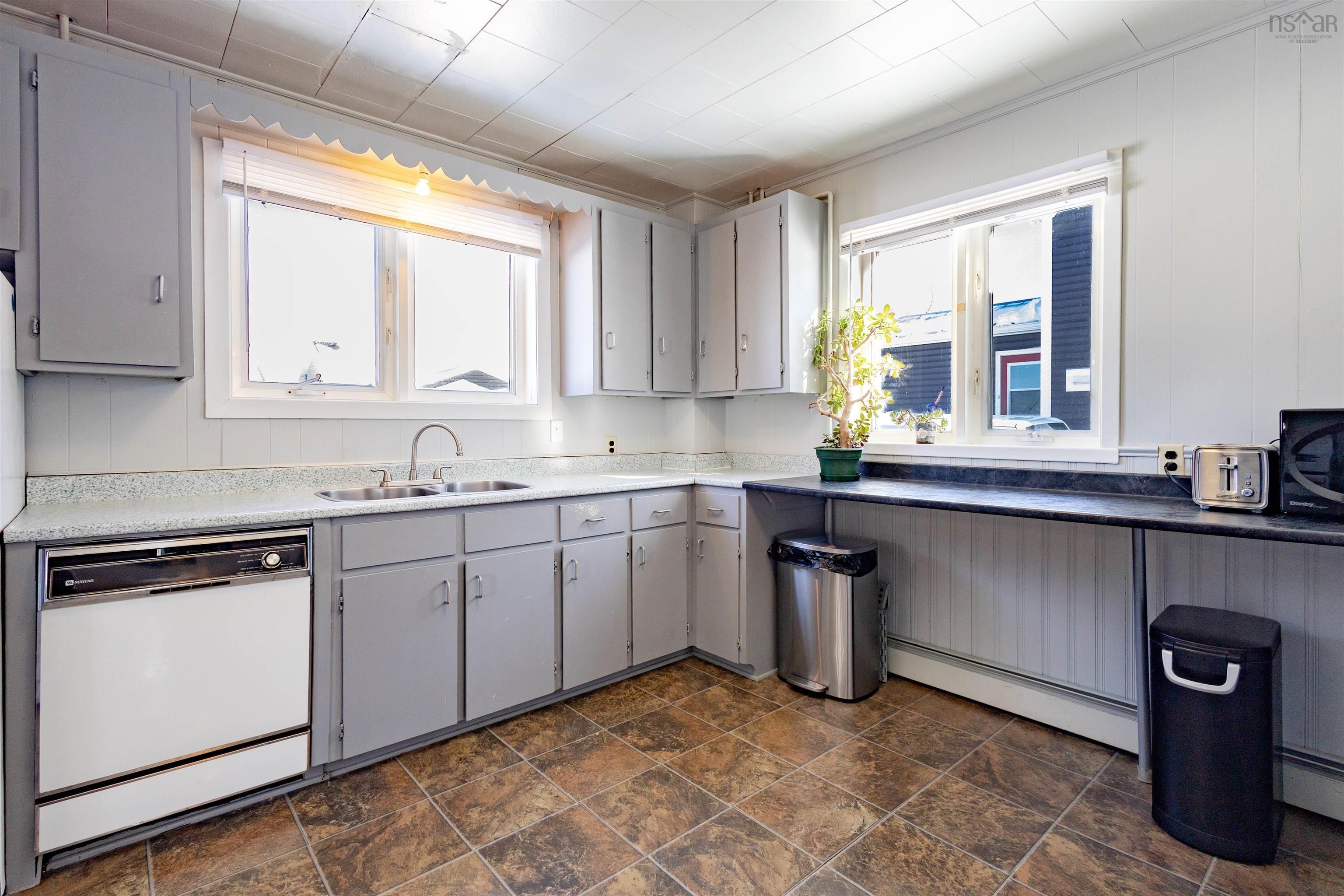 $325,000.00: 31 Hillcrest Street, Inverness