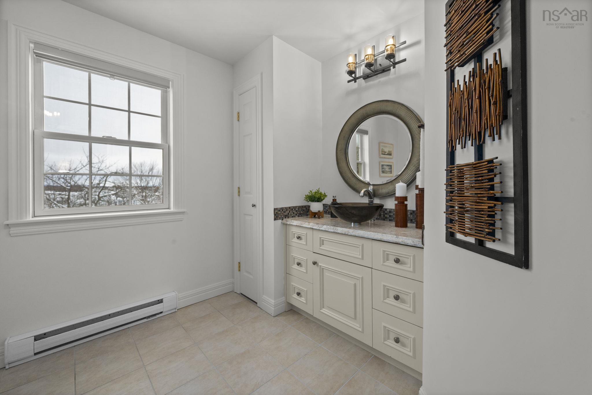 $770,000.00: 39 Stirling Avenue, Wolfville