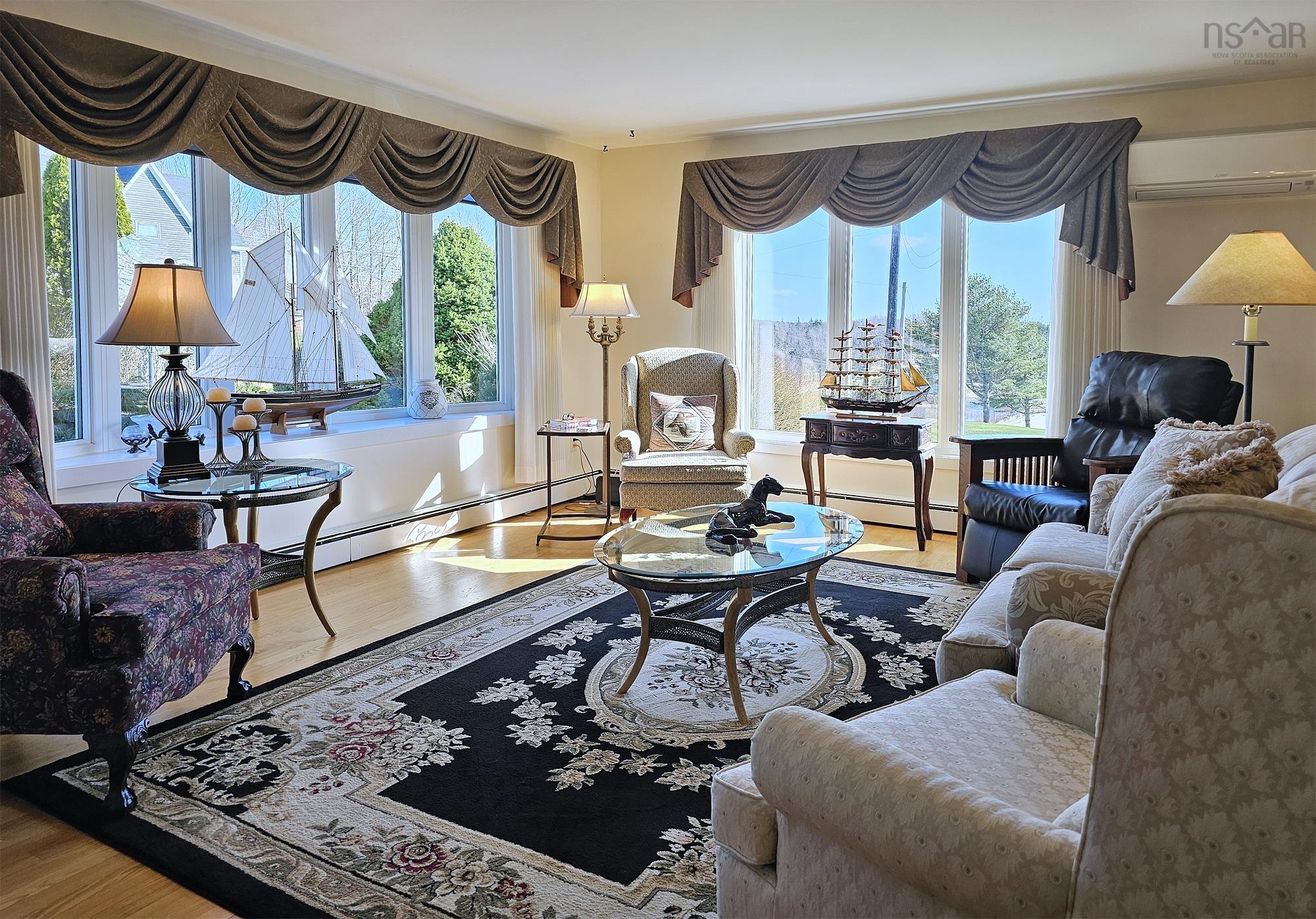 $429,900.00: 2865 Highway 340, Corberrie