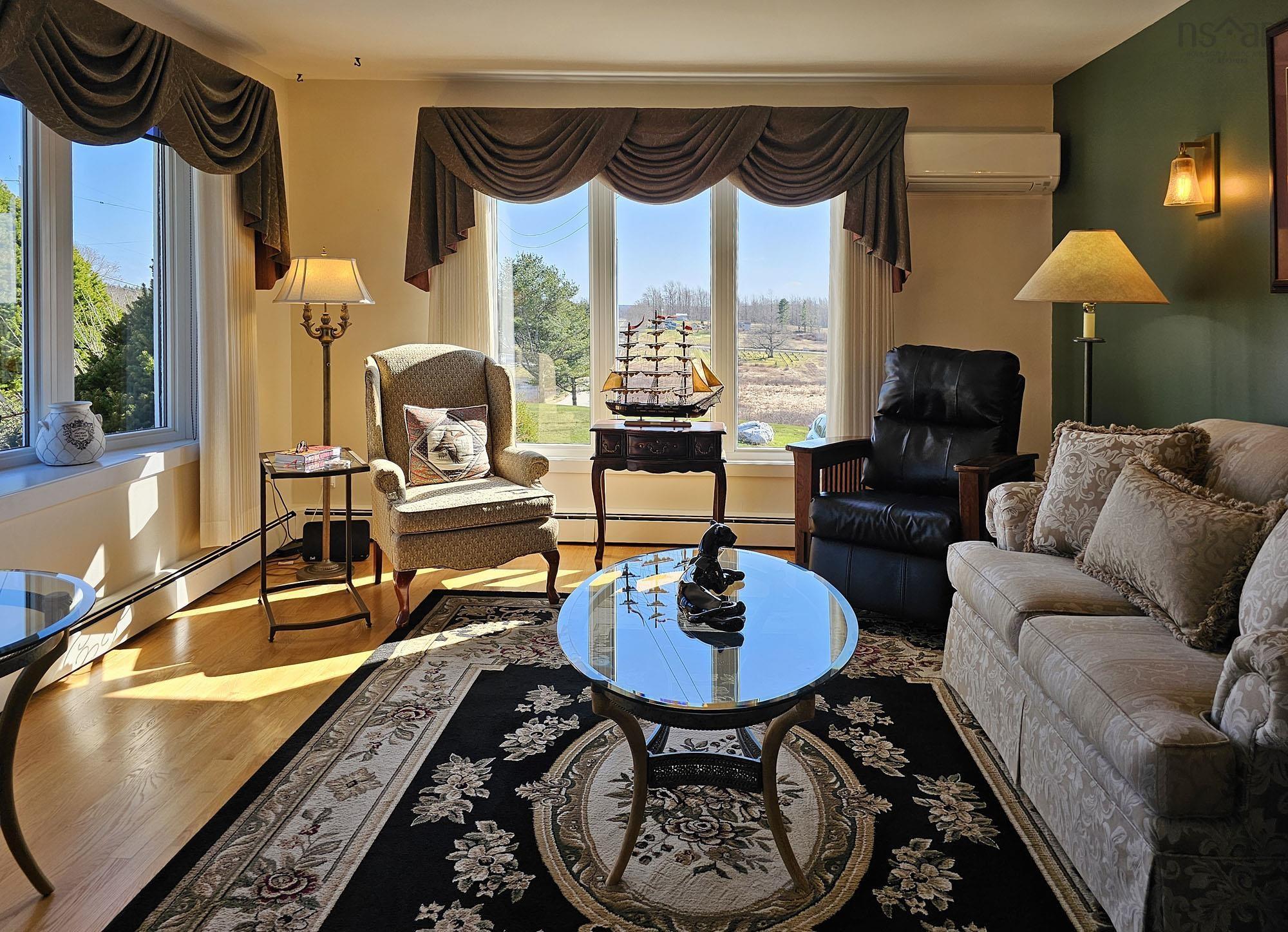 $429,900.00: 2865 Highway 340, Corberrie