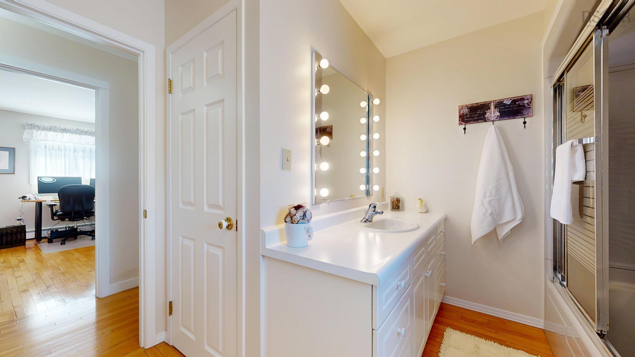 $429,900.00: 2865 Highway 340, Corberrie