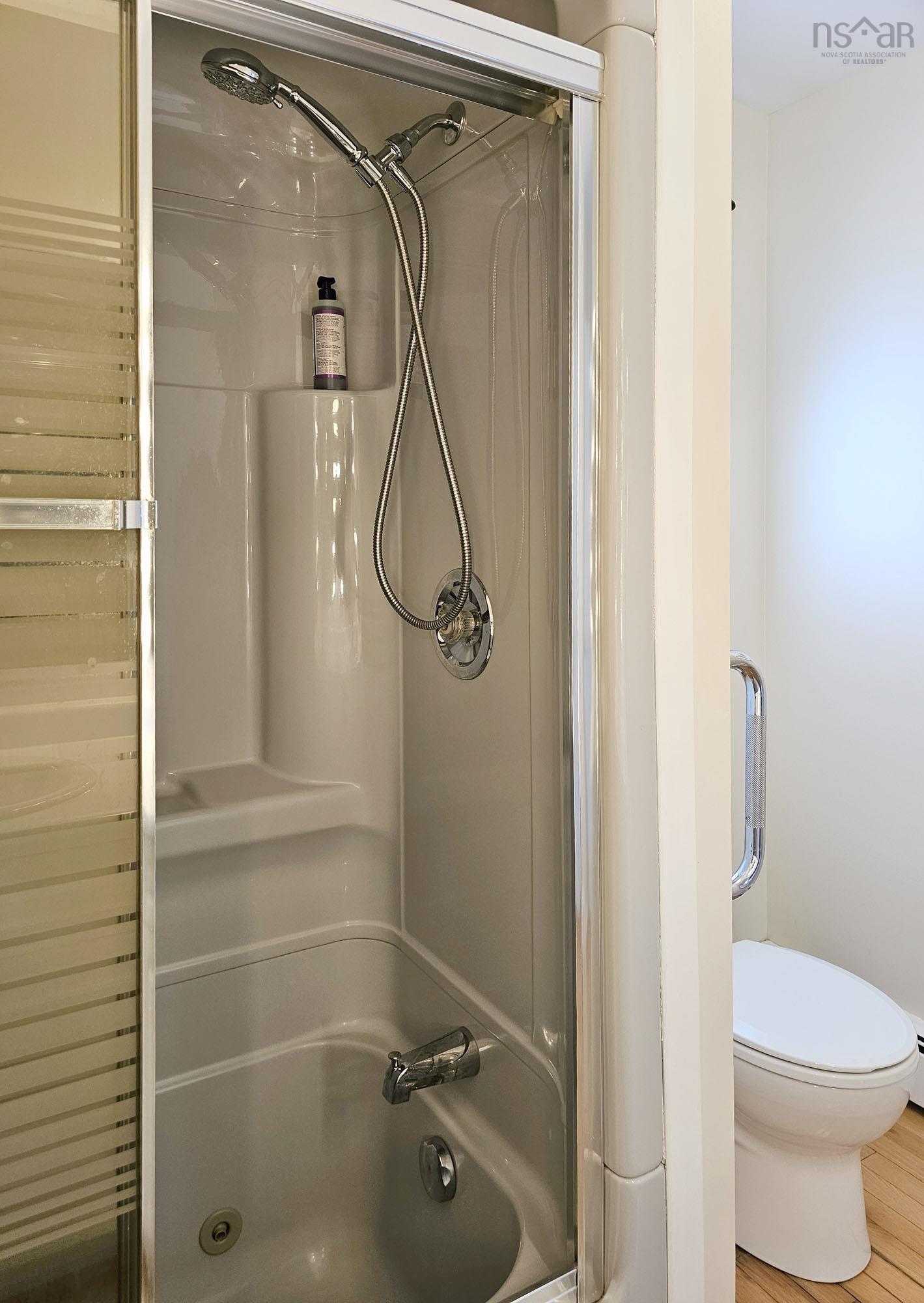 $429,900.00: 2865 Highway 340, Corberrie