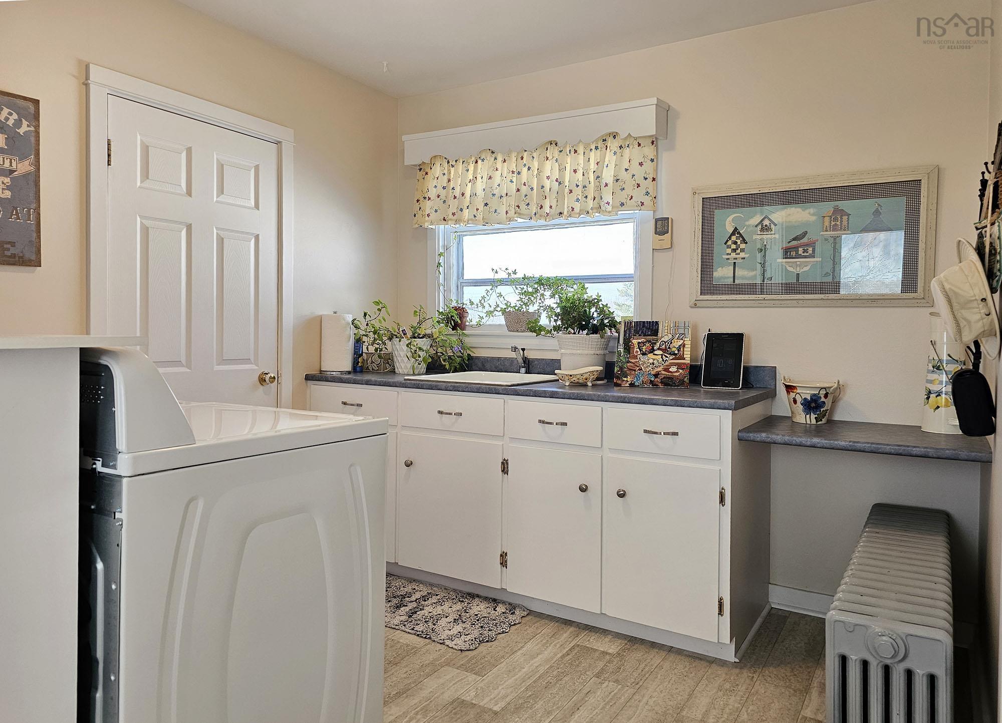 $429,900.00: 2865 Highway 340, Corberrie