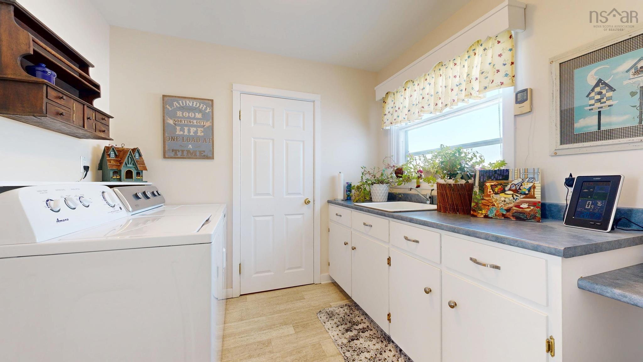 $429,900.00: 2865 Highway 340, Corberrie