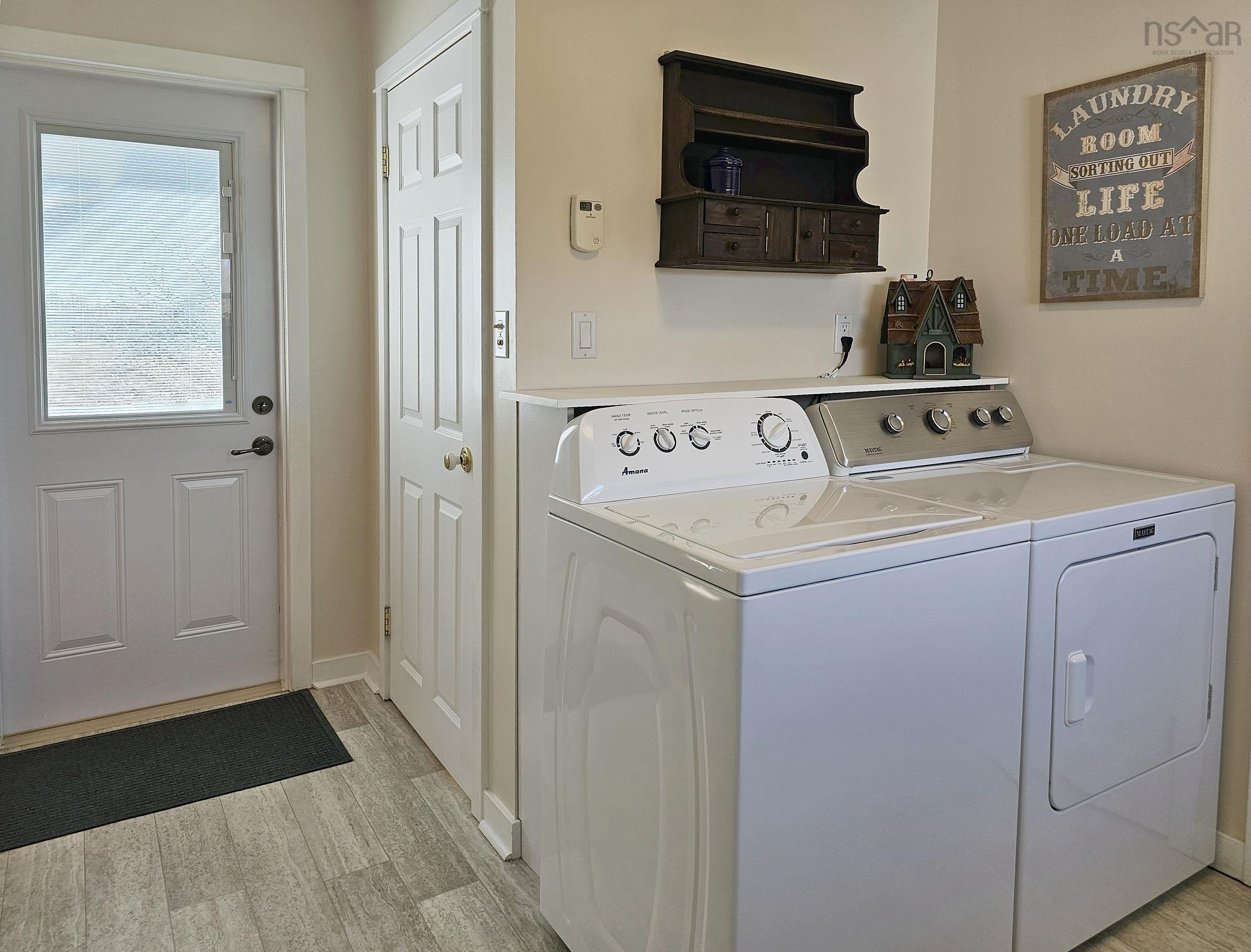 $429,900.00: 2865 Highway 340, Corberrie