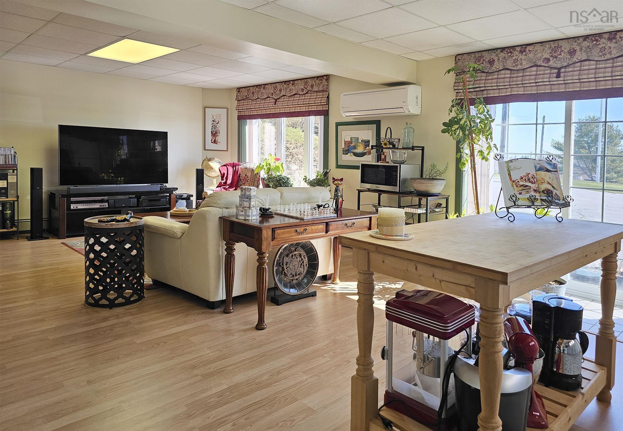 $429,900.00: 2865 Highway 340, Corberrie