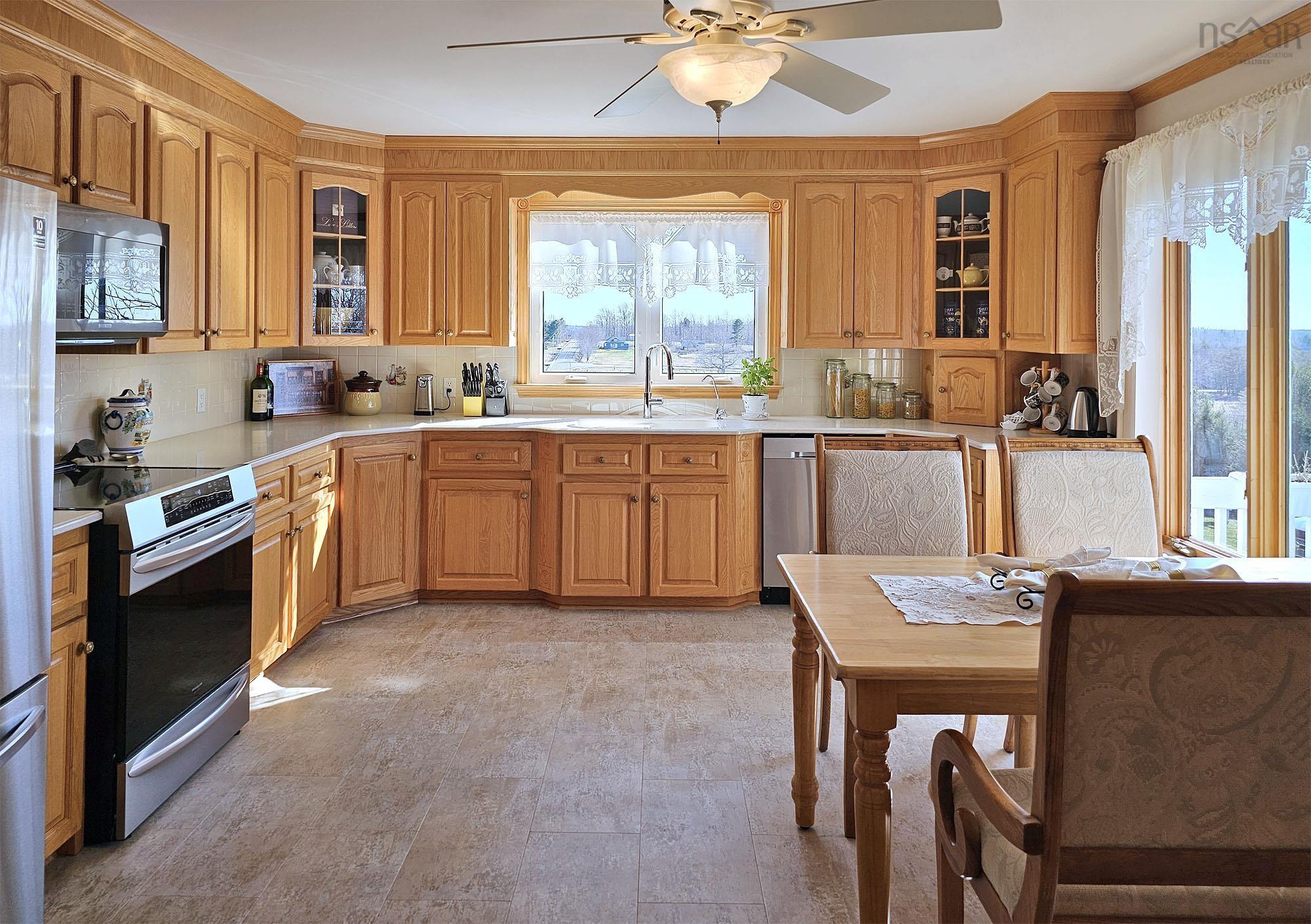 $429,900.00: 2865 Highway 340, Corberrie