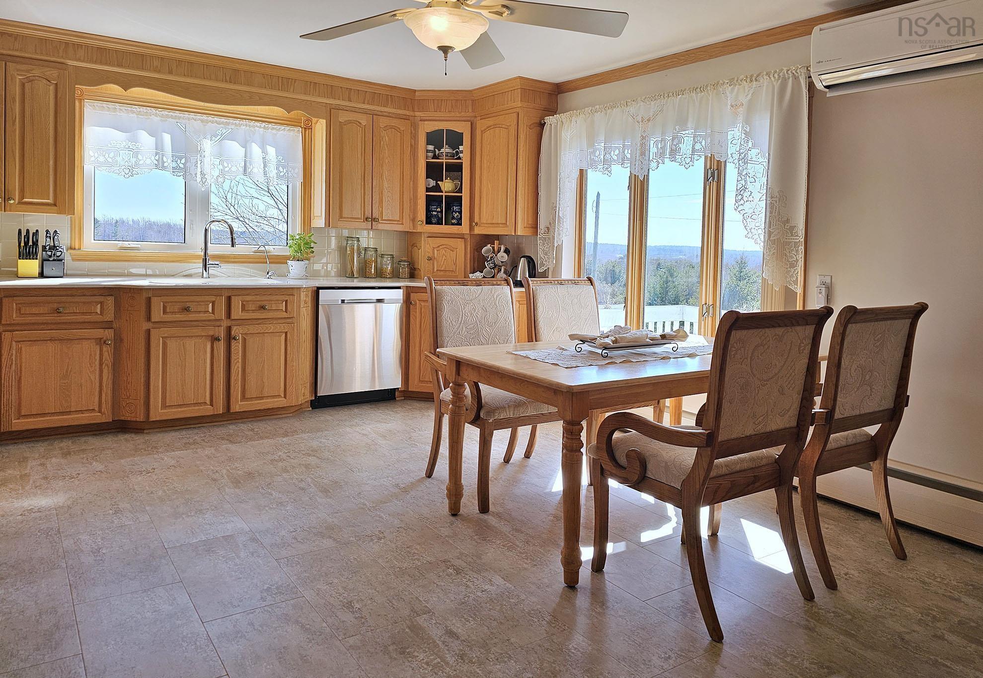 $429,900.00: 2865 Highway 340, Corberrie