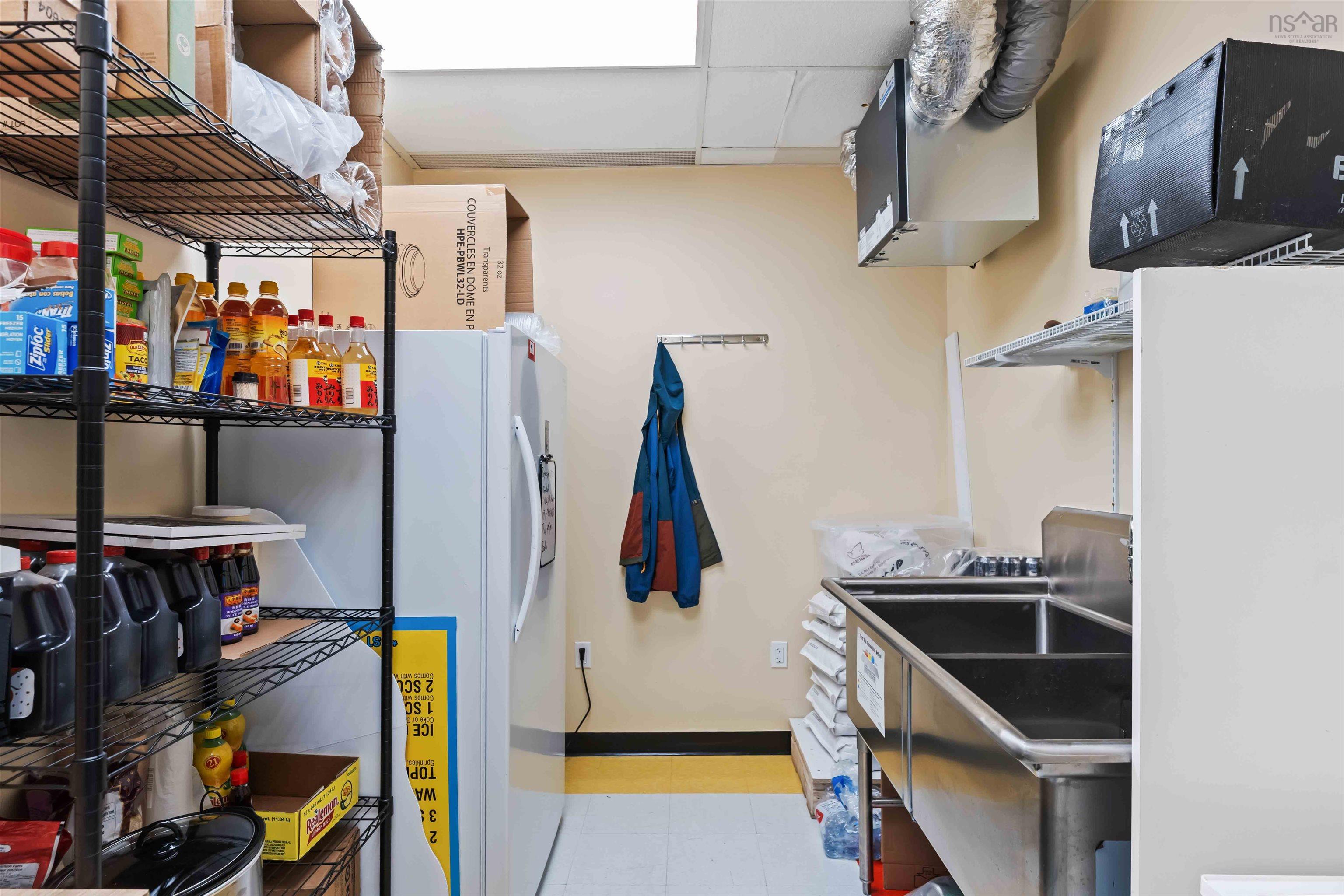 $99,900.00: B 780 Central Avenue, Greenwood