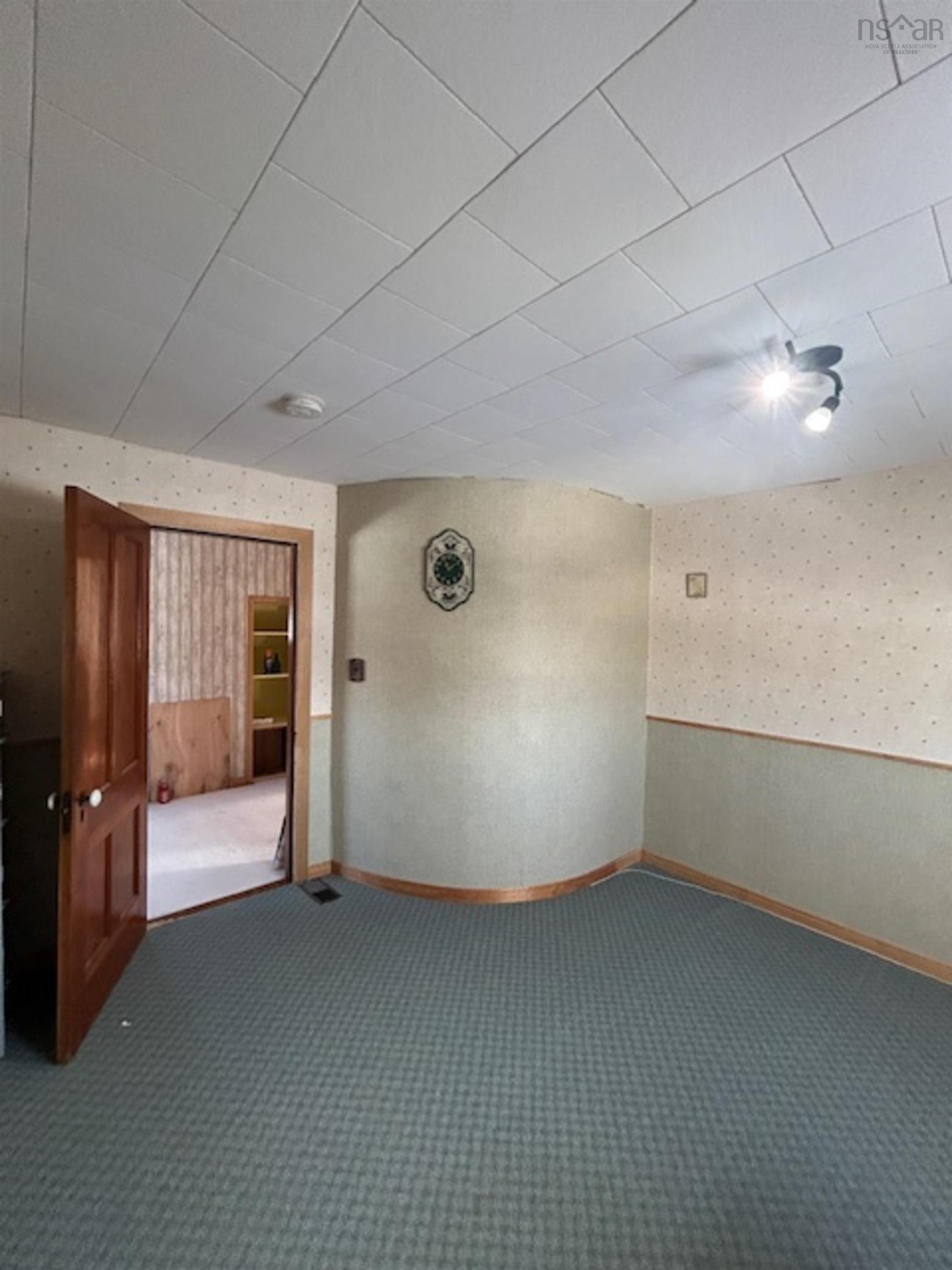 $165,000.00: 6 School Street, Clark