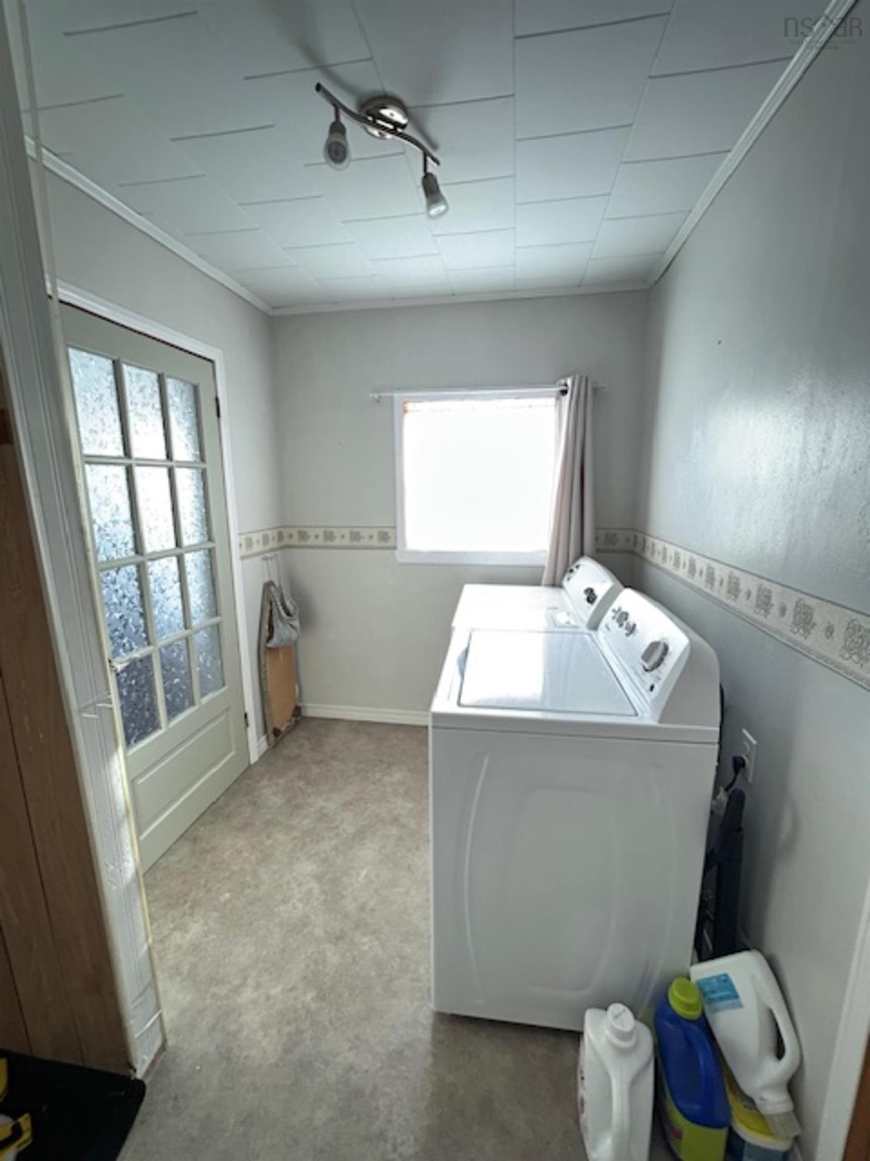 $165,000.00: 6 School Street, Clark