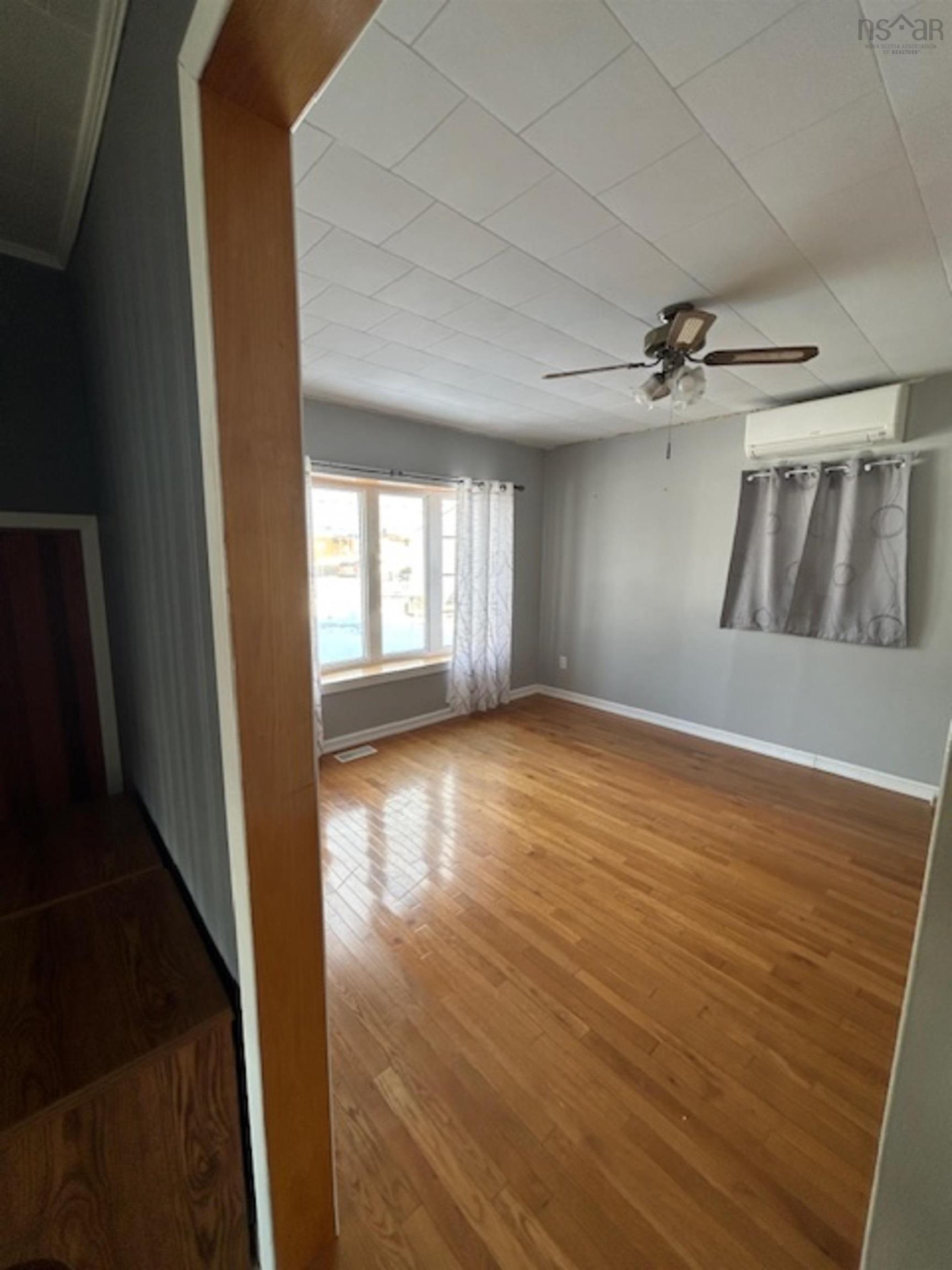 $165,000.00: 6 School Street, Clark