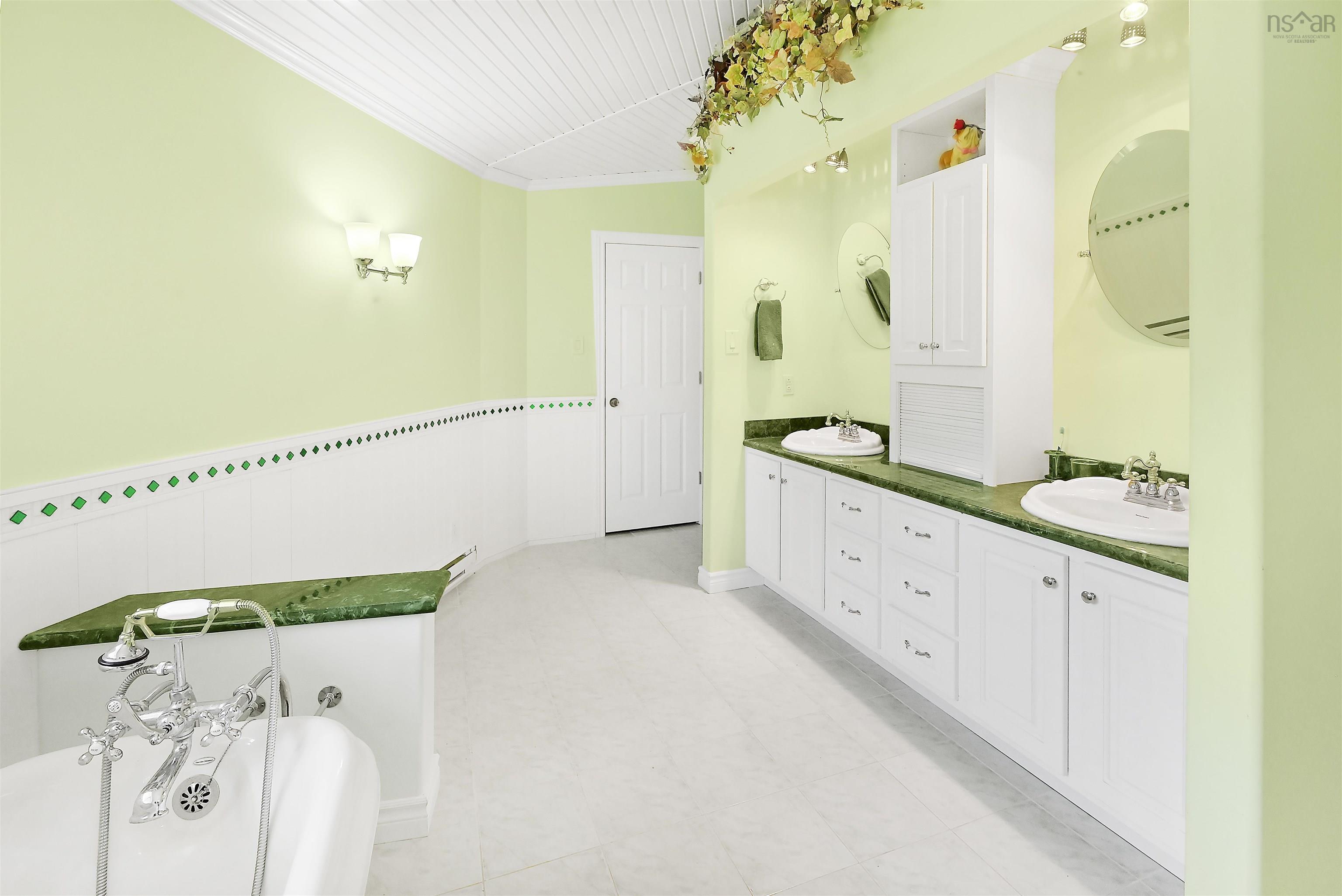 $795,000.00: 458 Maple Drive, Cape George