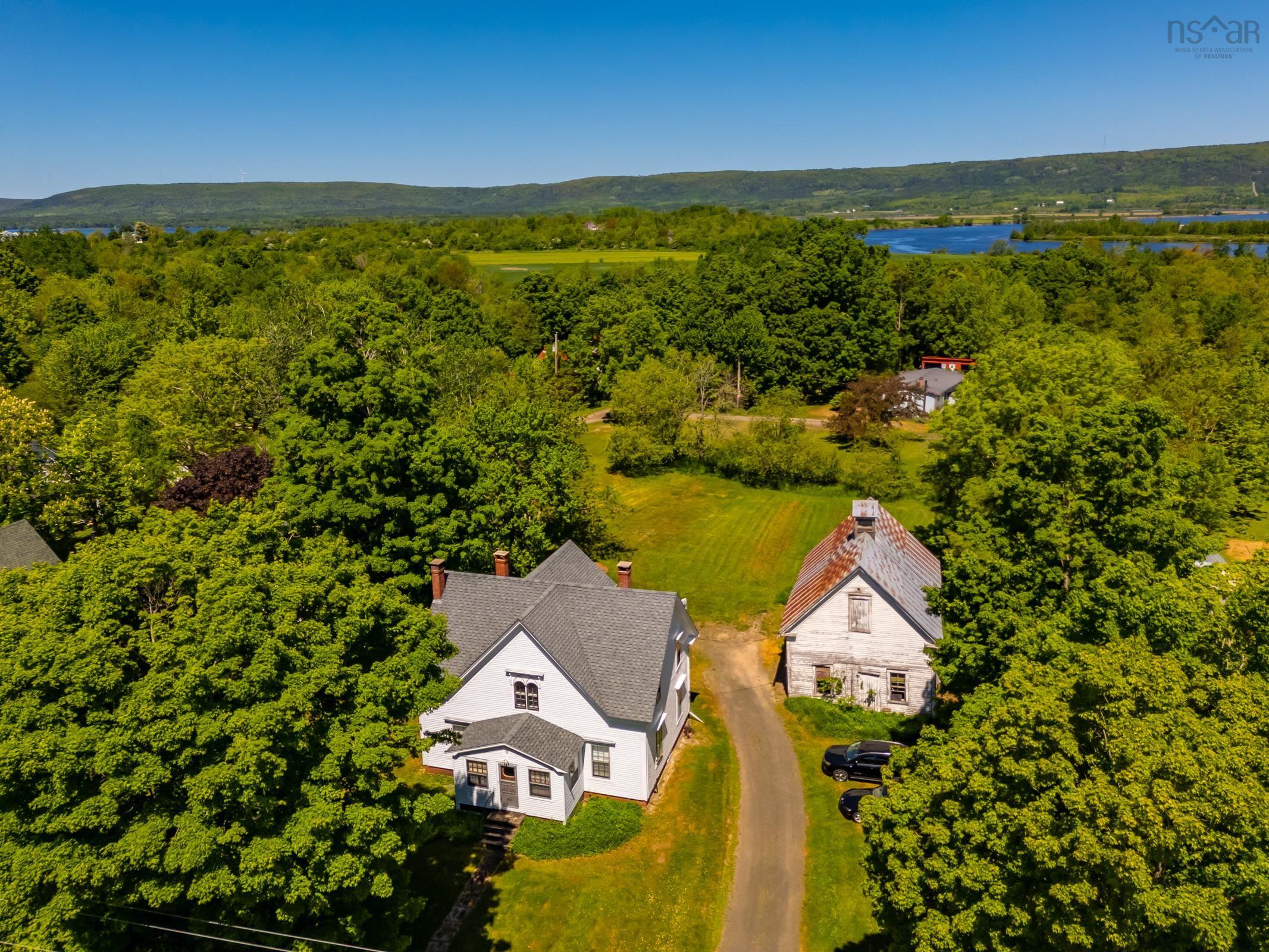 $324,900.00: 1851 Highway 201, Round Hill