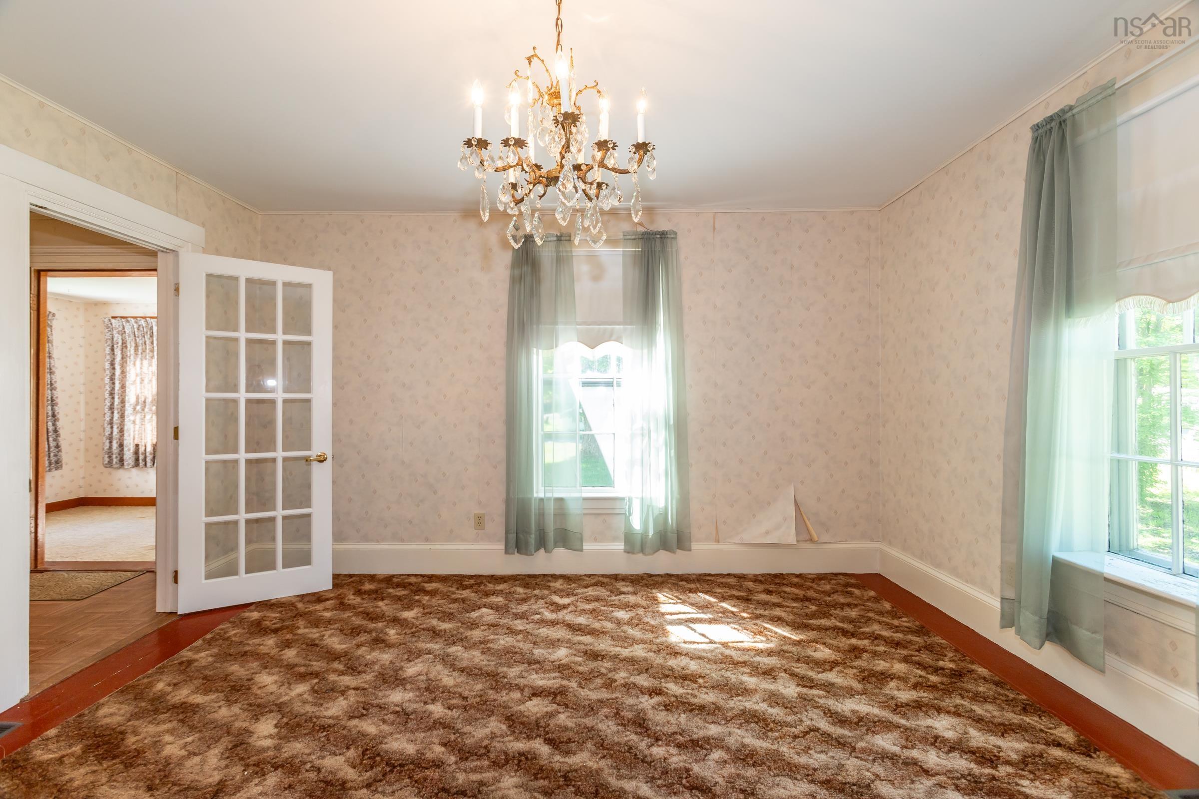 $324,900.00: 1851 Highway 201, Round Hill