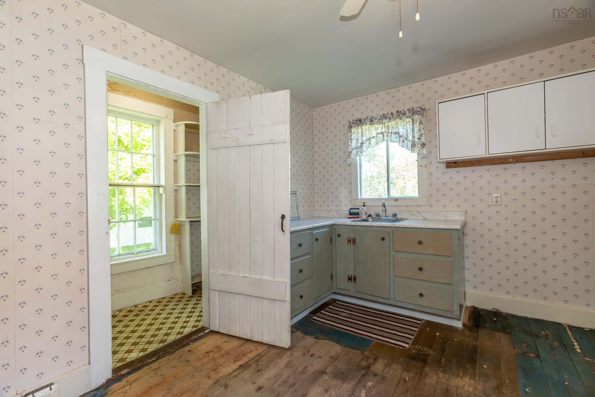 $324,900.00: 1851 Highway 201, Round Hill