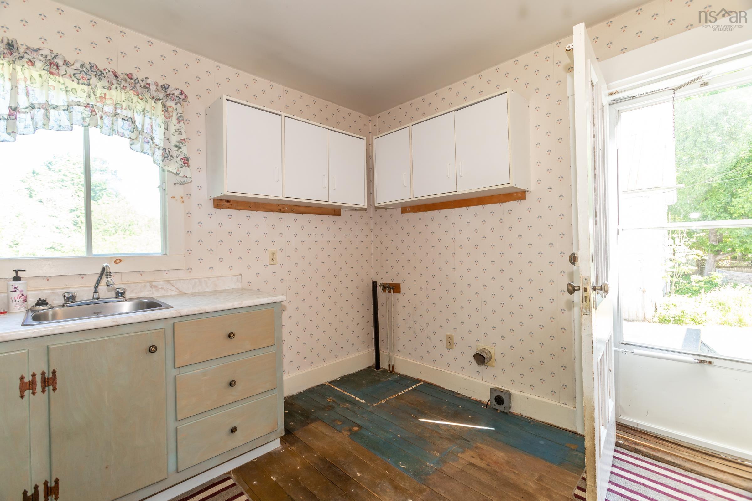 $324,900.00: 1851 Highway 201, Round Hill