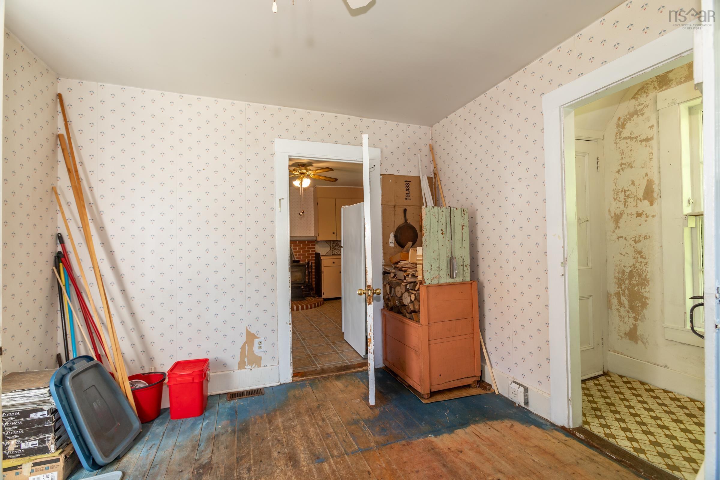 $324,900.00: 1851 Highway 201, Round Hill