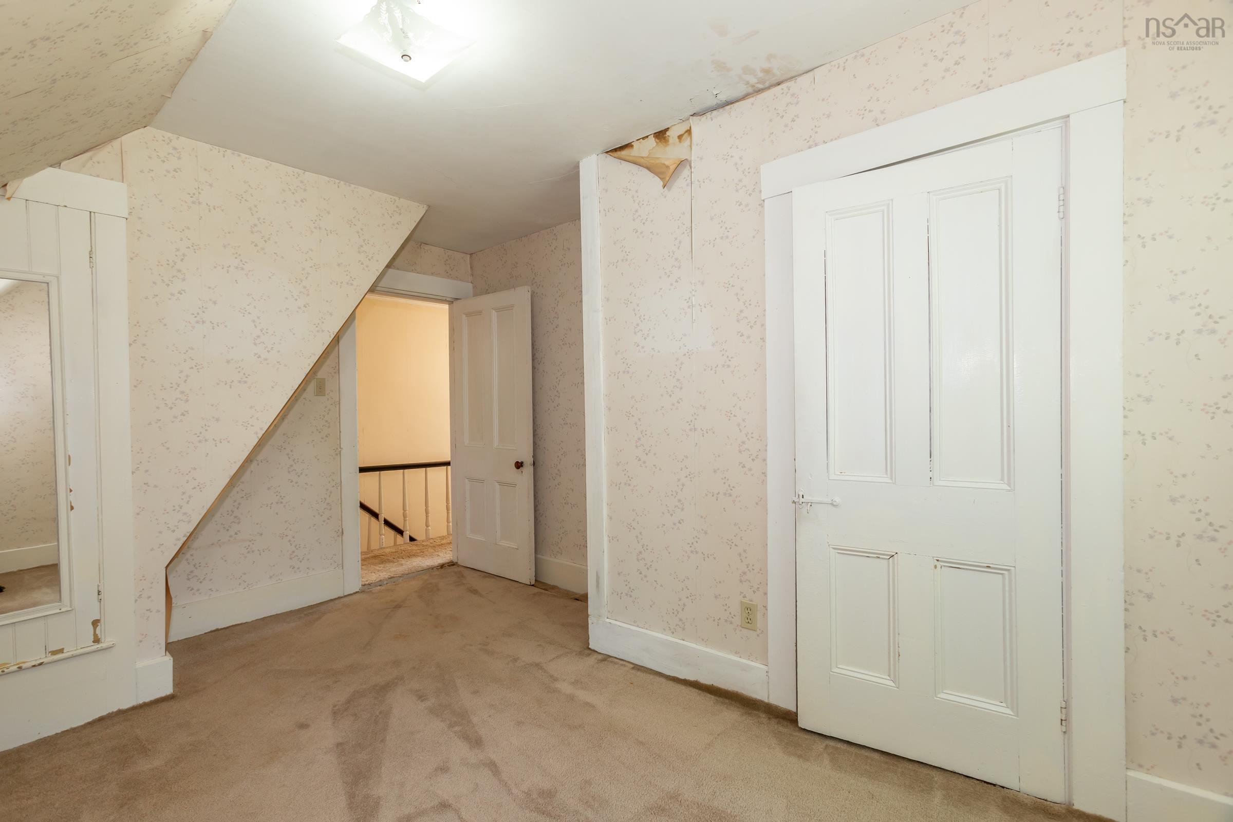 $324,900.00: 1851 Highway 201, Round Hill