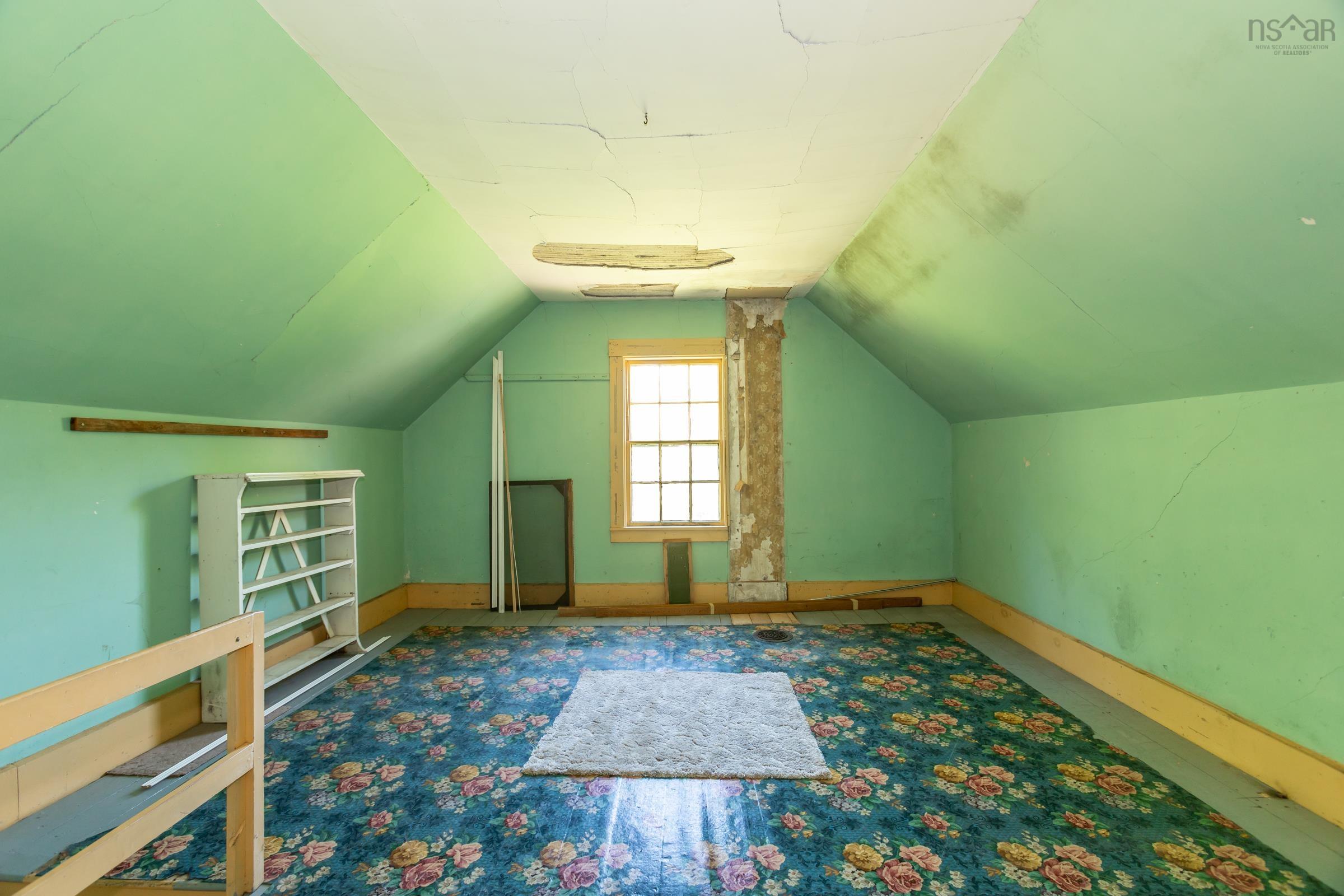 $324,900.00: 1851 Highway 201, Round Hill