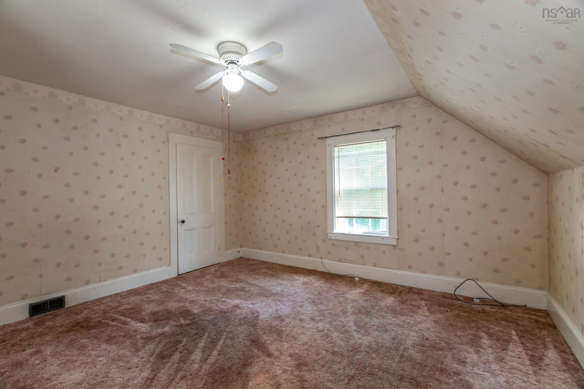 $324,900.00: 1851 Highway 201, Round Hill