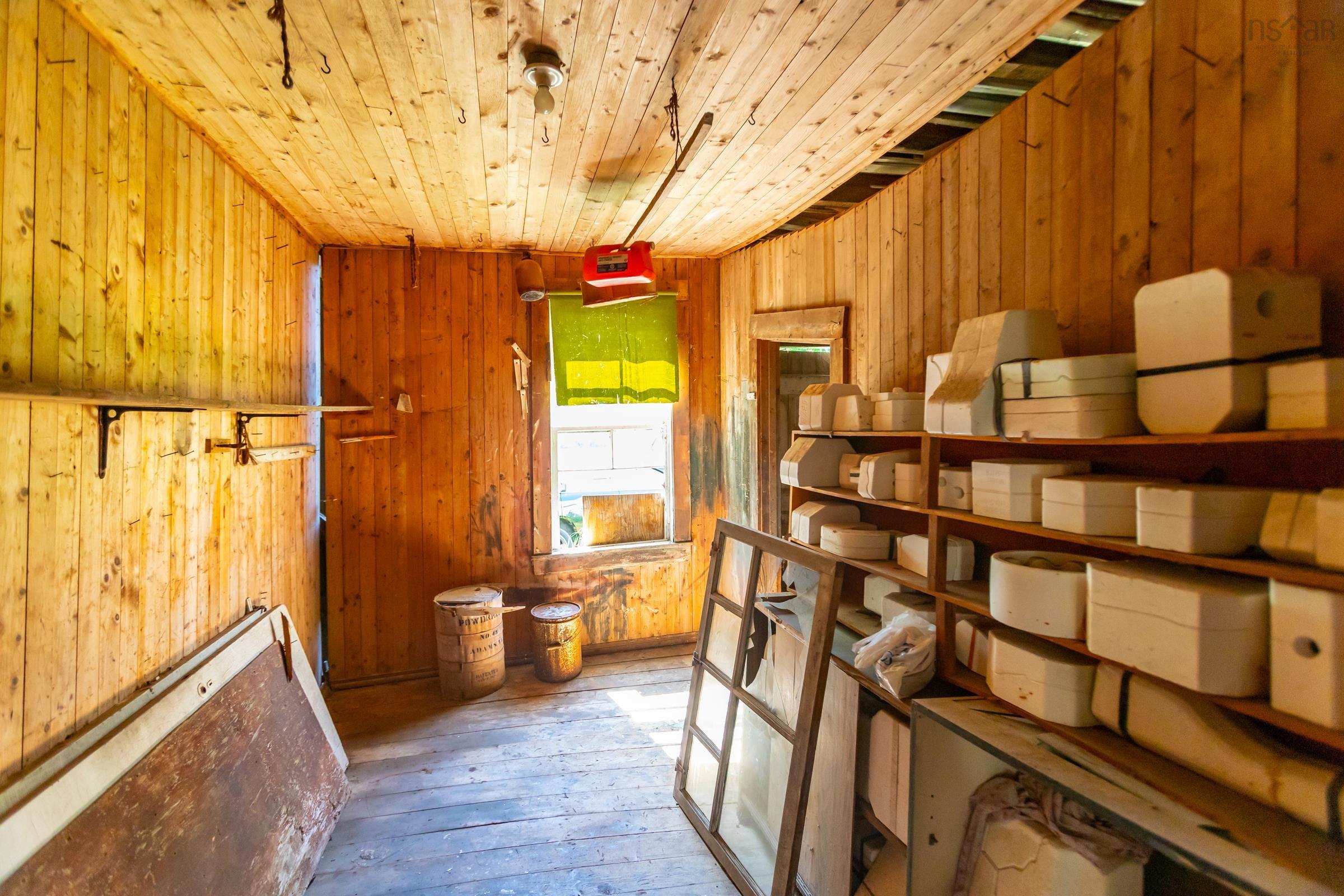 $324,900.00: 1851 Highway 201, Round Hill