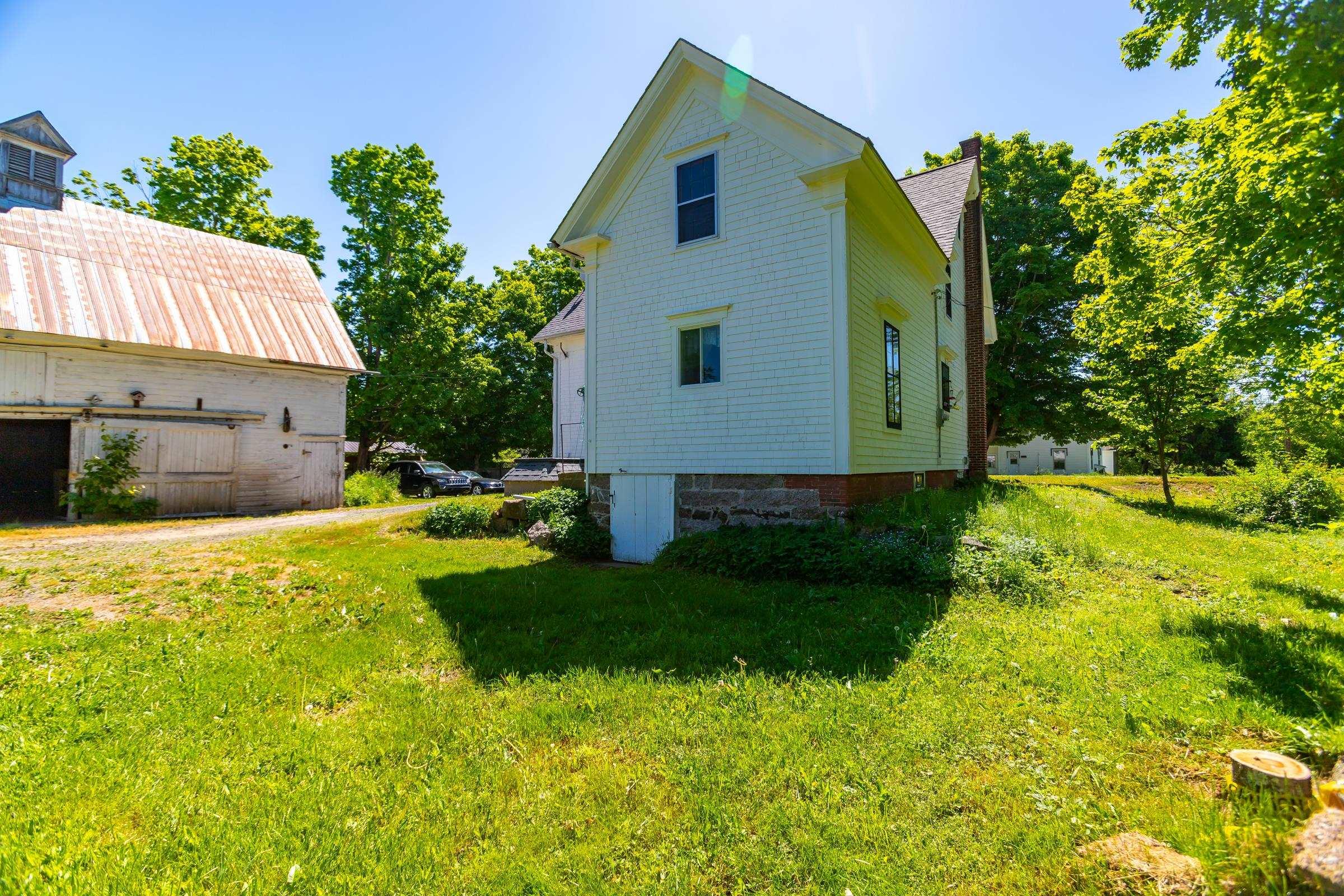 $324,900.00: 1851 Highway 201, Round Hill