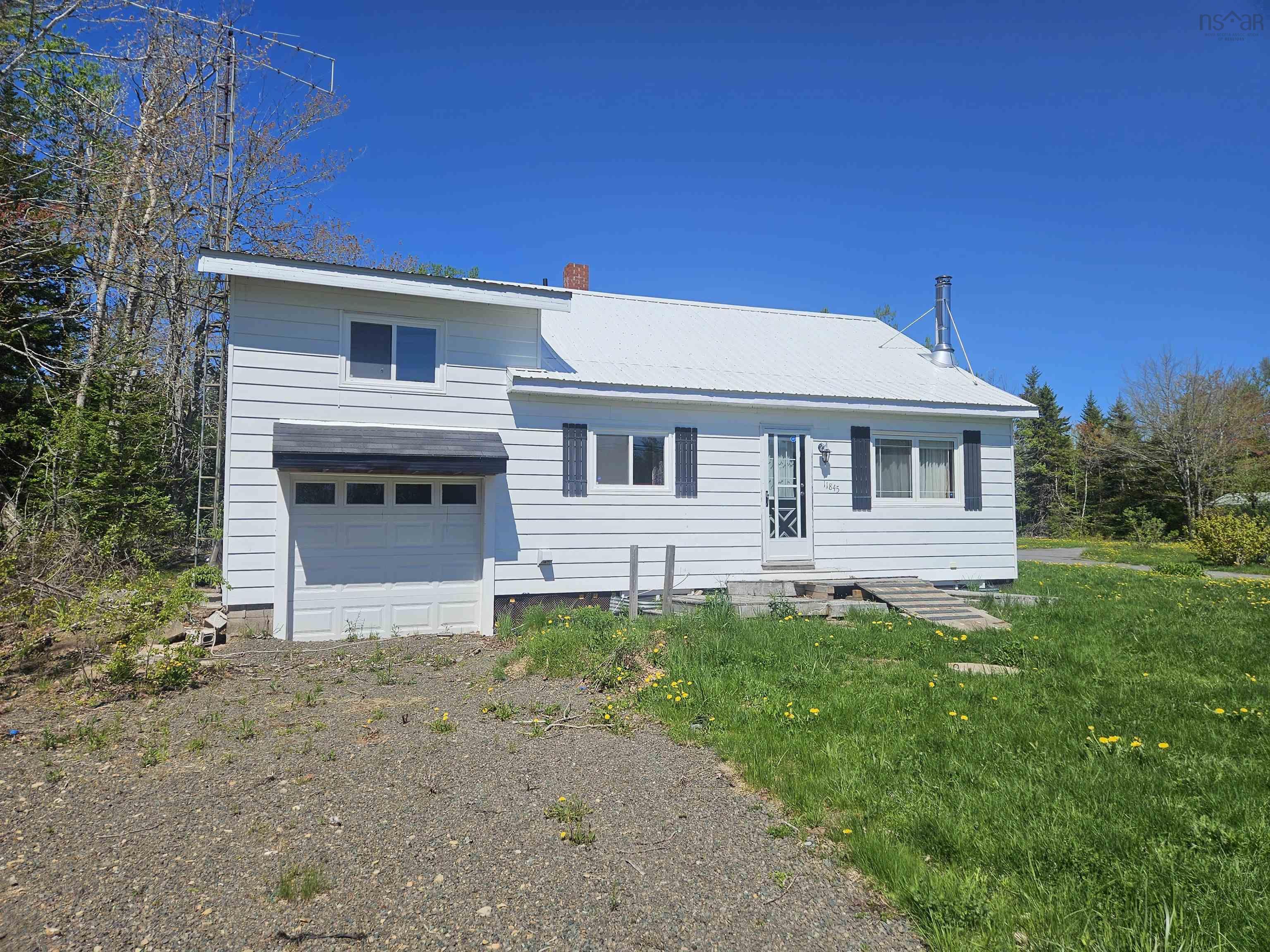 $189,900.00: 11845 Highway 2, Leamington