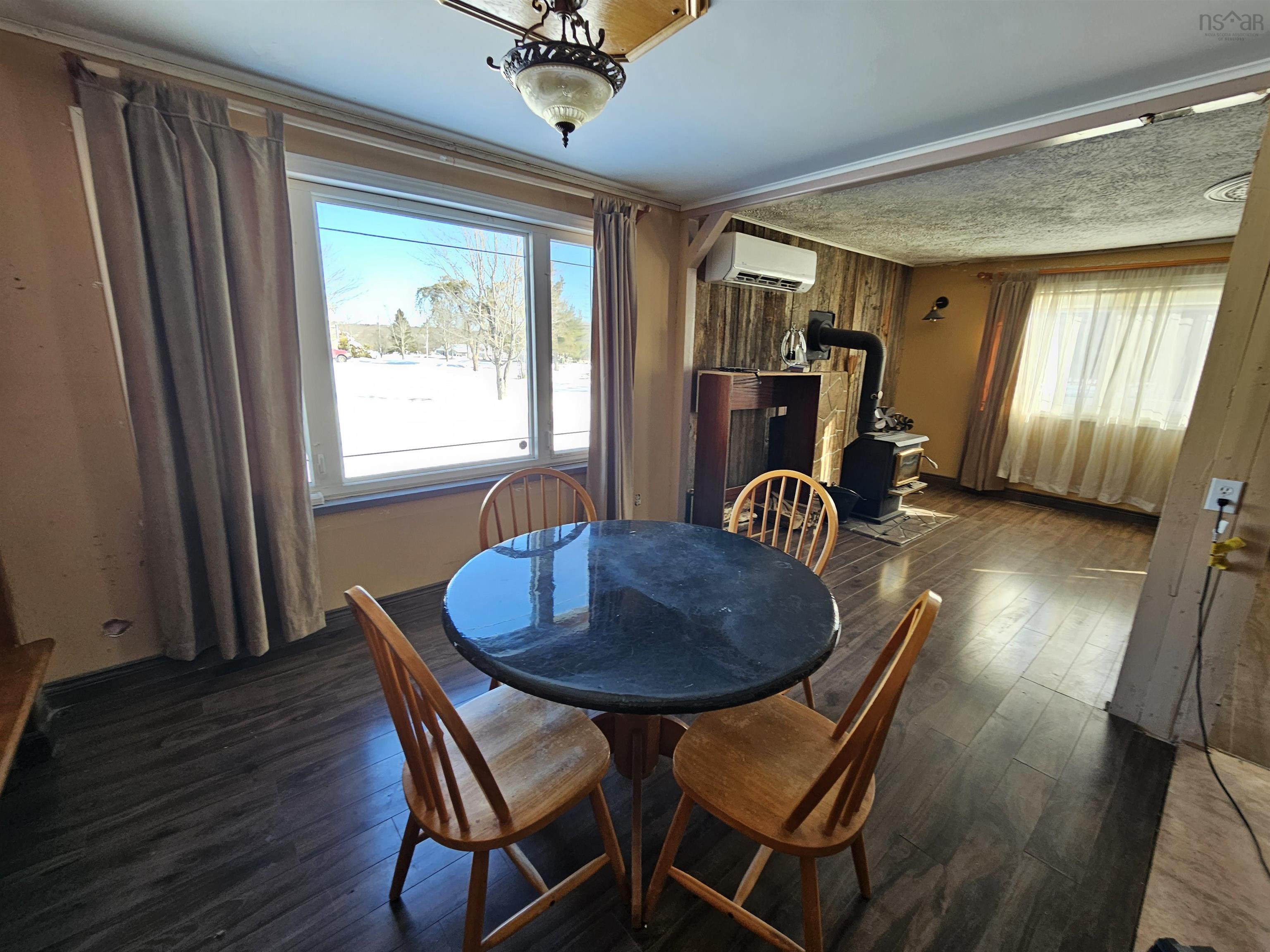 $210,000.00: 11845 Highway 2, Leamington