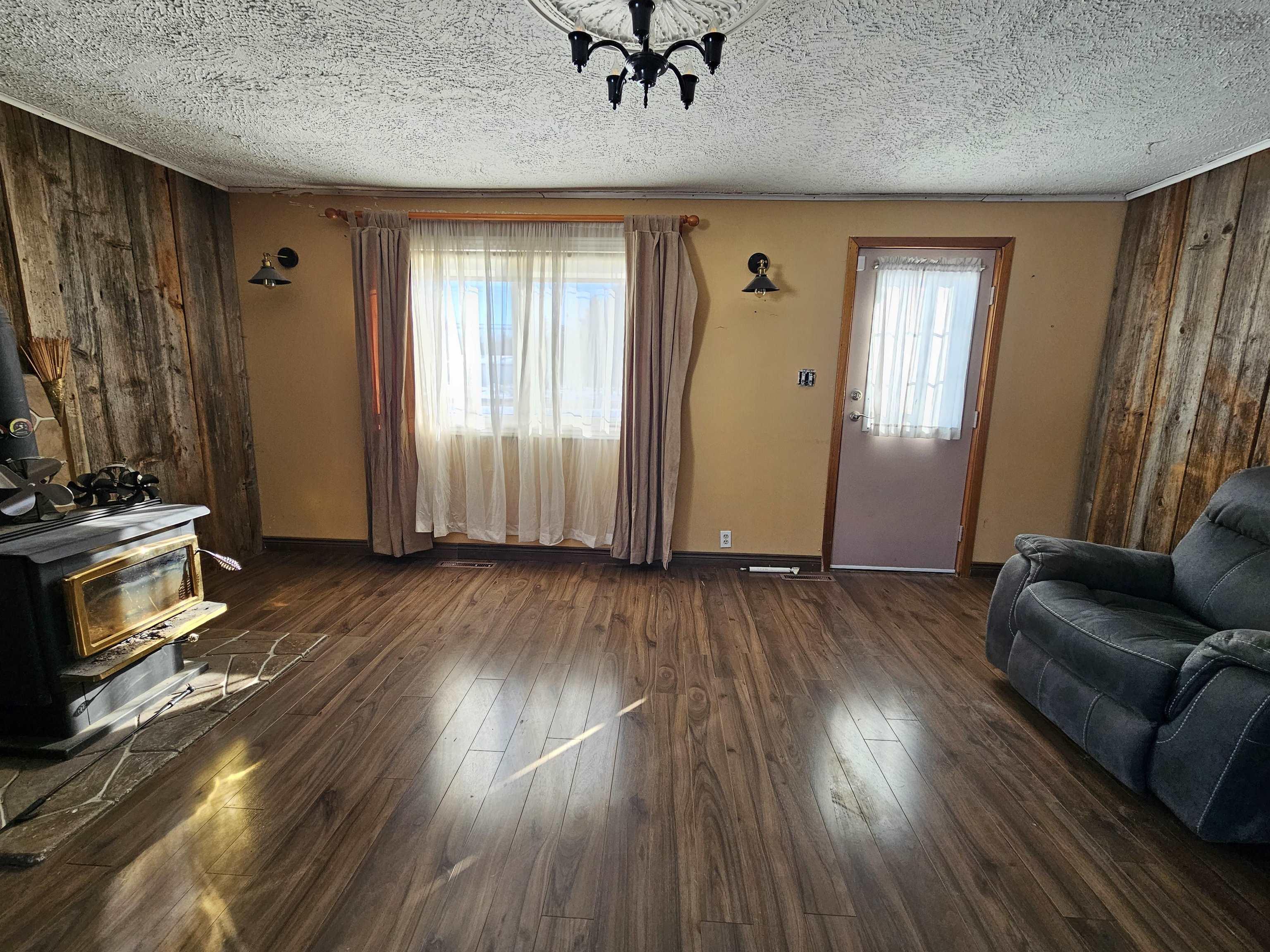 $210,000.00: 11845 Highway 2, Leamington